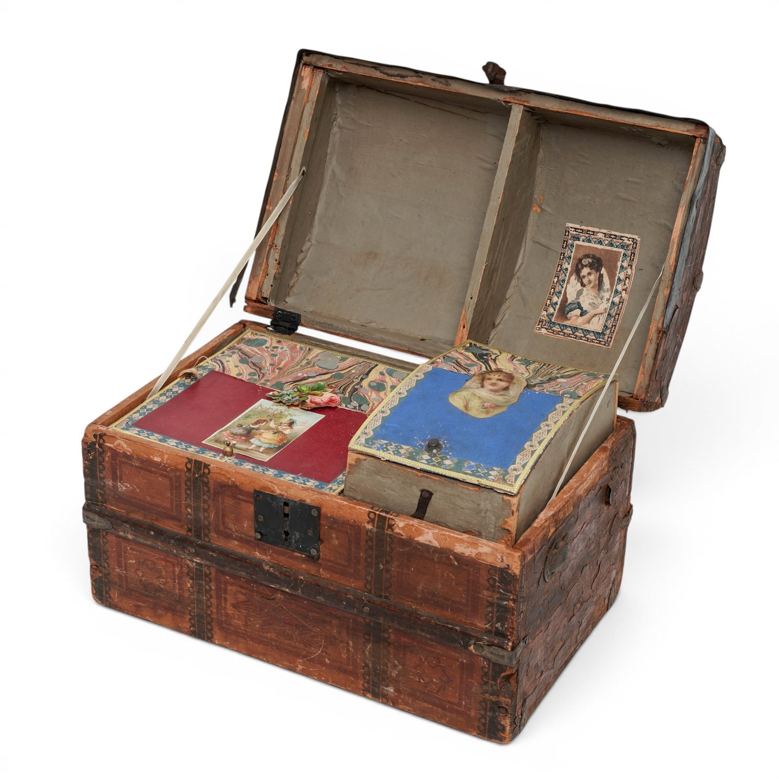 Antique Victorian Camelback Doll Trunk (1 of 13)