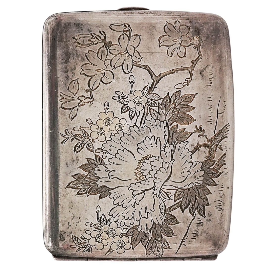 Japanese 950 Silver & Gold Inlay Chrysanthemum Cigarette Case: Japanese 950 Silver & Gold Inlay Chrysanthemum Cigarette CaseJapan, Early 20th Century.Japanese 950 sterling silver and gold inlay cigarette case, decorated with incised floral motif depicting Chrysan
