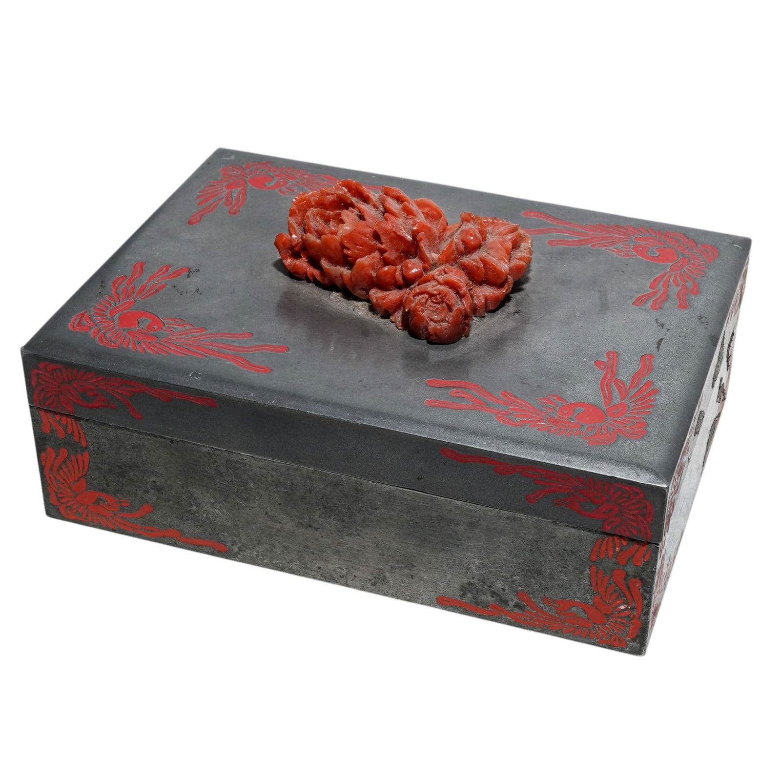 Yamanaka & Co. Pewter and Carnelian Box: Yamanaka & Co. Pewter and Carnelian Box1920s-30s, JapaneseYamanaka & Company box with carnelian is a significant piece of Asian art history. The box is high-quality decorative object from the most inf