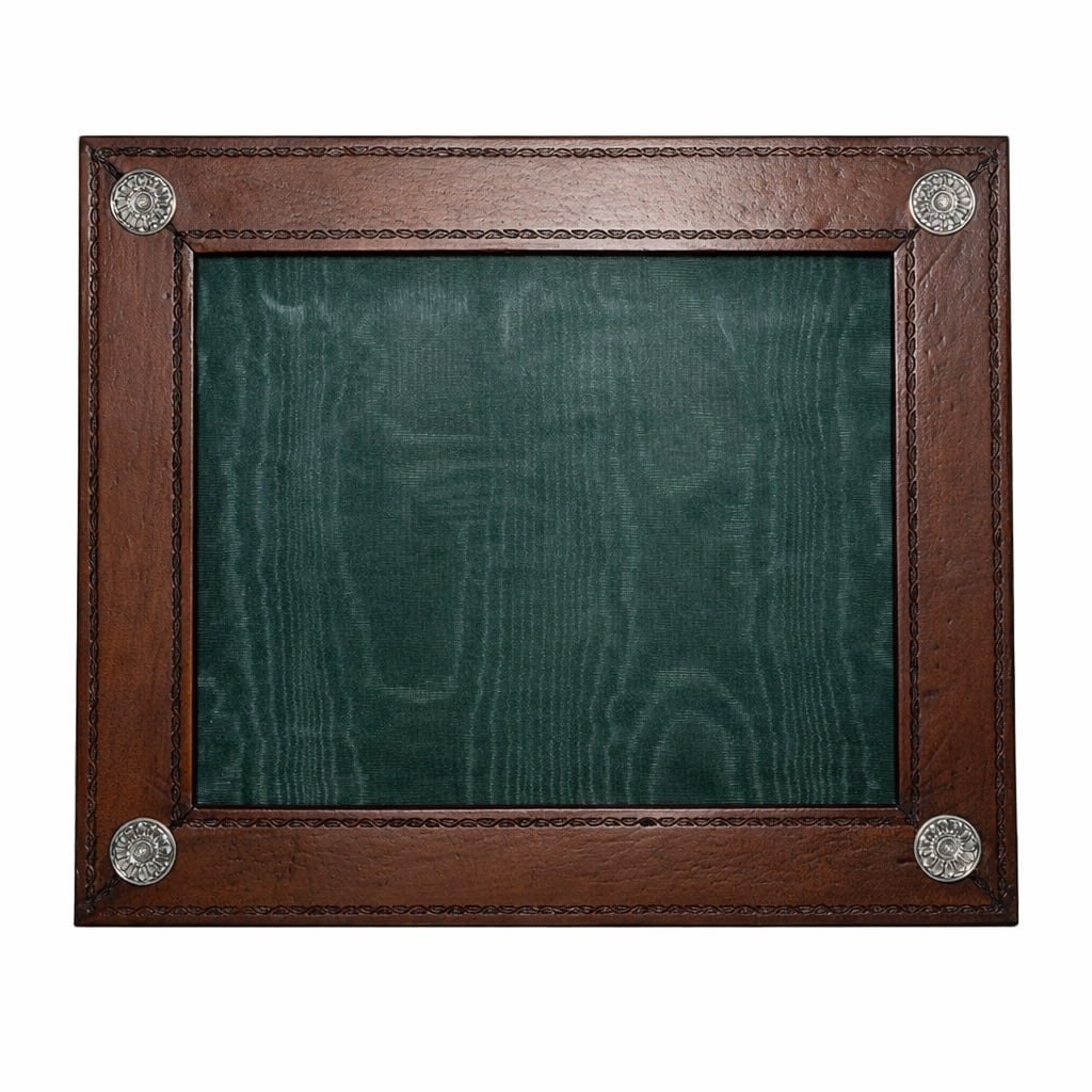 William Scott London Sterling & Wood Picture Frame: William Scott London Sterling & Wood Picture Frame20th century, EnglishThis is a luxury picture frame from the prestigious William Scott London brand. It is crafted from beautifully polished solid woo