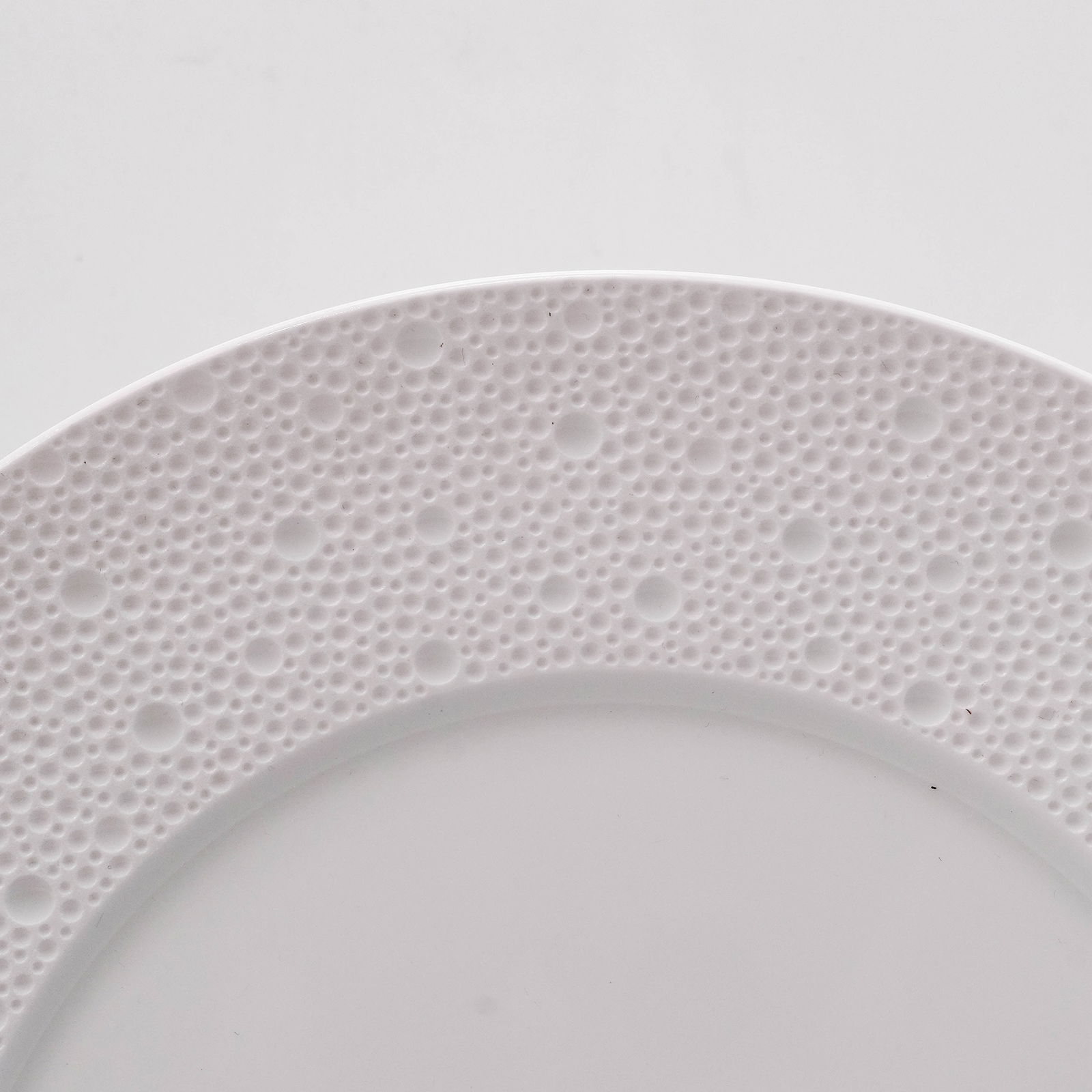 (15 Pc) Bernardaud 'Ecume' Porcelain Plates - 5