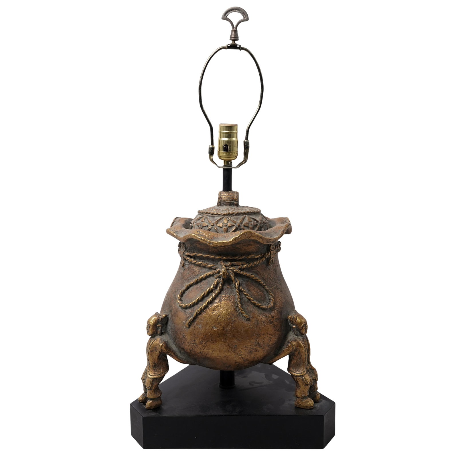 James Mont Style Archaistic Wine Vessel Table Lamp: James Mont Style Archaistic Wine Vessel Table Lamp20th century, ChineseChinese vintage Archaistic Wine Vessel shaped table lamp features a distinctive fluted "pie crust" rim and a raised rope detail t