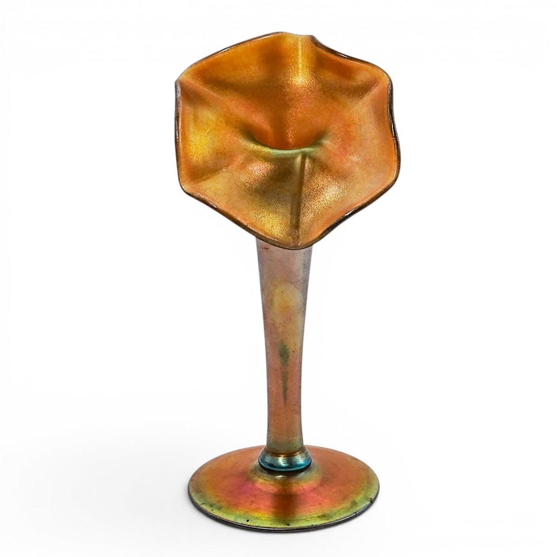 Steuben Gold Aurene Jack in the Pulpit Vase: Steuben Gold Aurene Jack in the Pulpit Vase Early 20th century, USA Gold Aurene Jack in the Pulpit Vase features the top of the vase opens up into an organic, wide flared rim with wavy, ruffled edges,