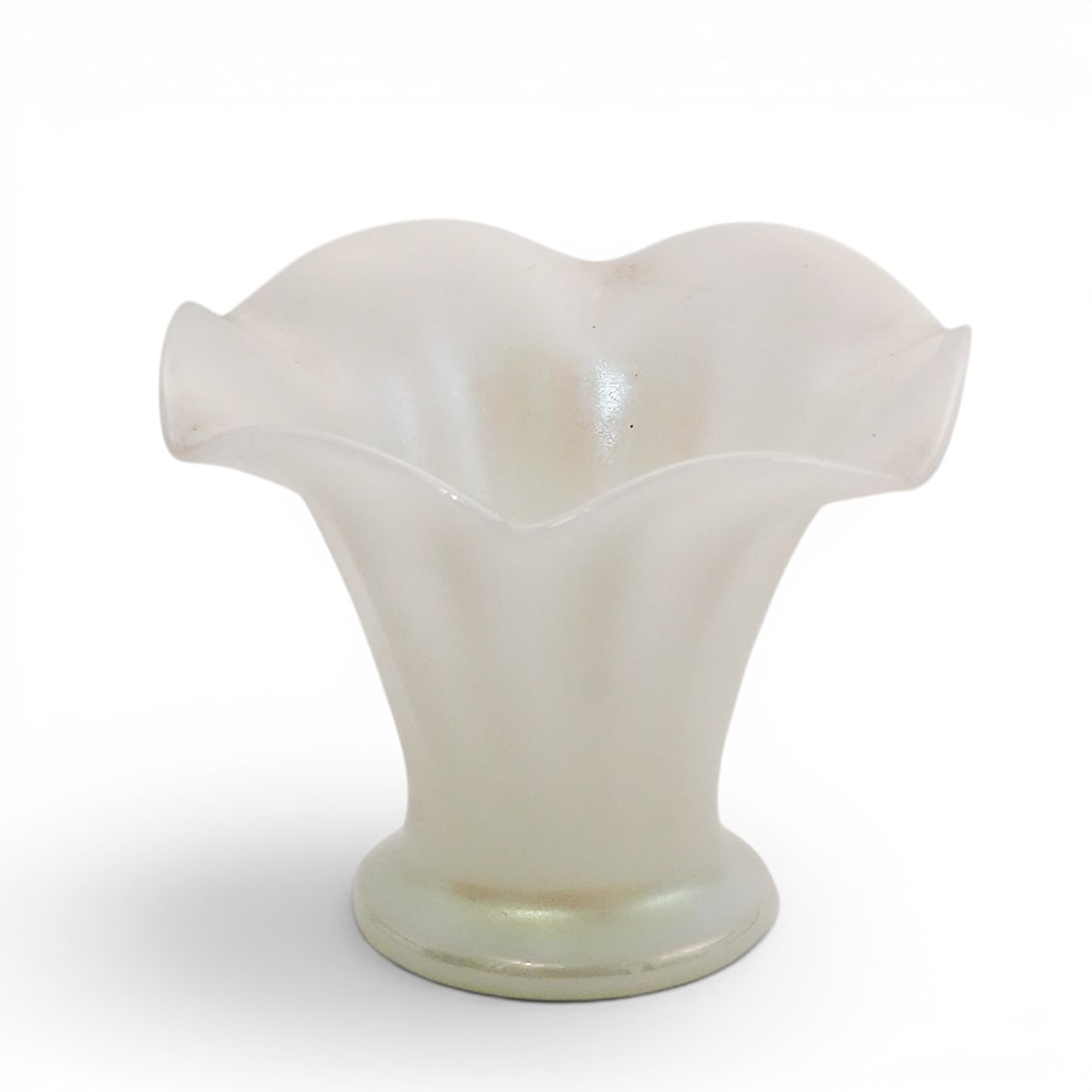 Steuben Ivrene Ruffled Glass Vase (1 of 5)