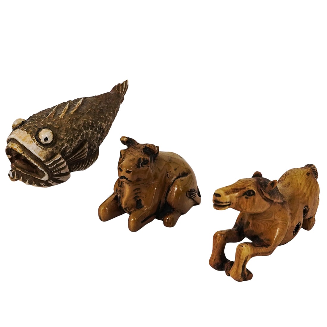 (3 pc) Antique Japanese Carved Bone Horse, Cow, & Fish Netsukes (1 of 7)