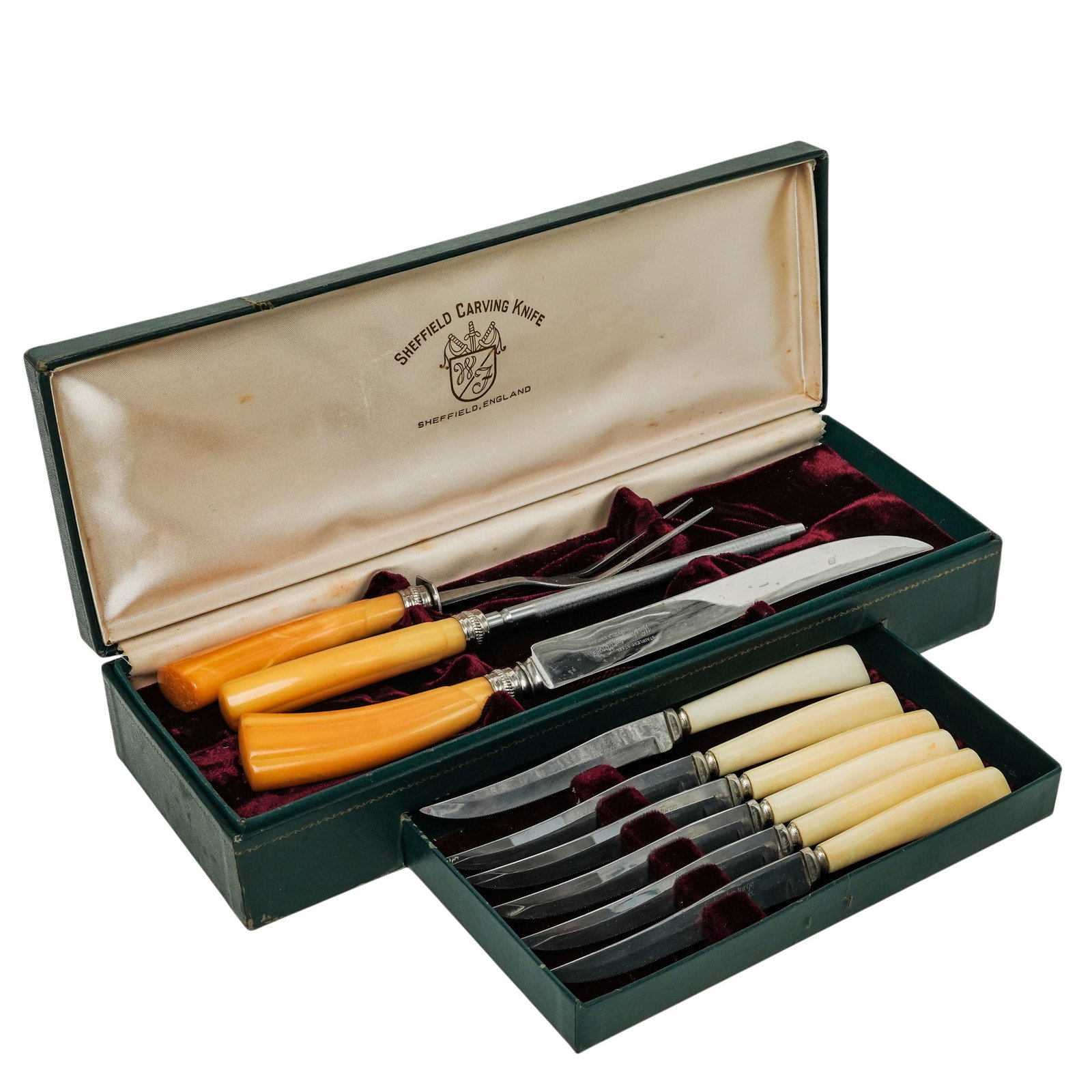 (3 pcs) Washington Forge Bakelite & Stainless Steel Carving Set: (3 pcs) Washington Forge Bakelite & Stainless Steel Carving Set 20th century, English Washington Forge bakelite and stainless steel carving set. Includes a fork, carving knife, six steak knives, and