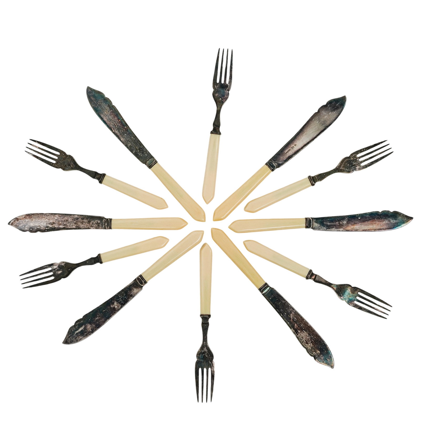 (12 pcs) James Ryals English Silverplate Flatware (1 of 5)