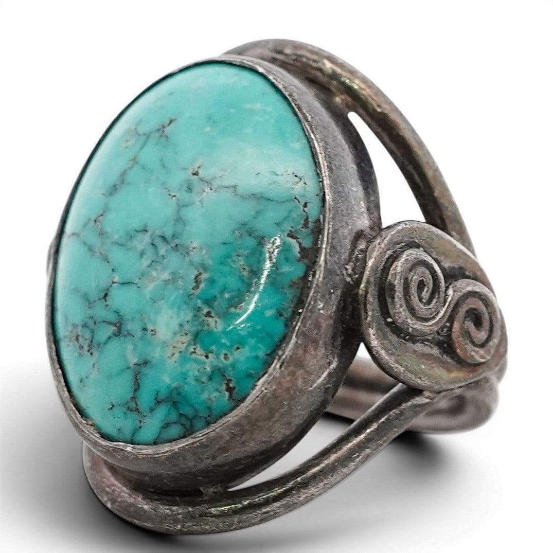 Vintage Navajo Sterling Silver & Turquoise Oval Ring (1 of 5)