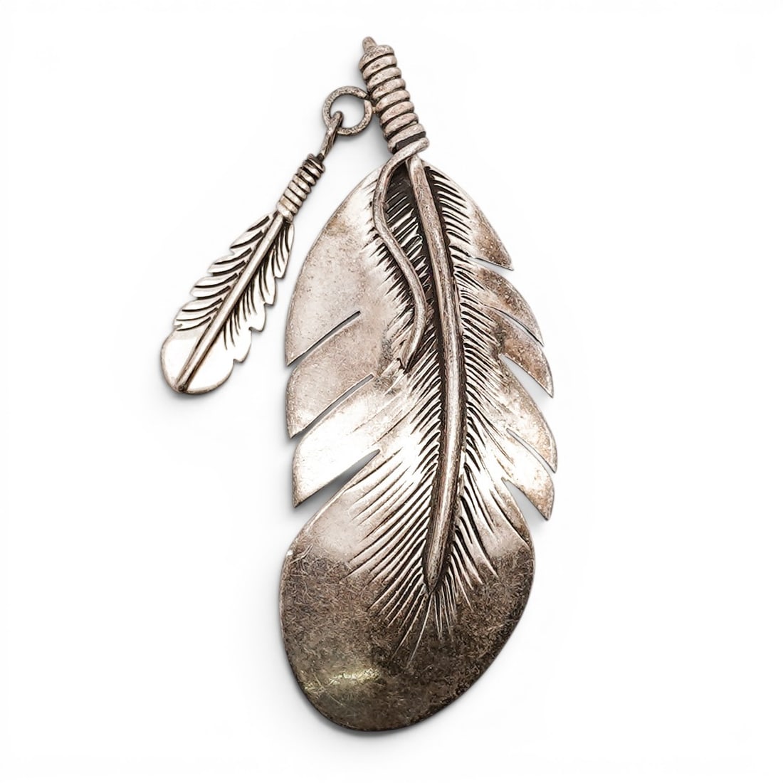 Vintage Southwestern Sterling Silver Feather Brooch with Dangle Feather Charm (1 of 5)