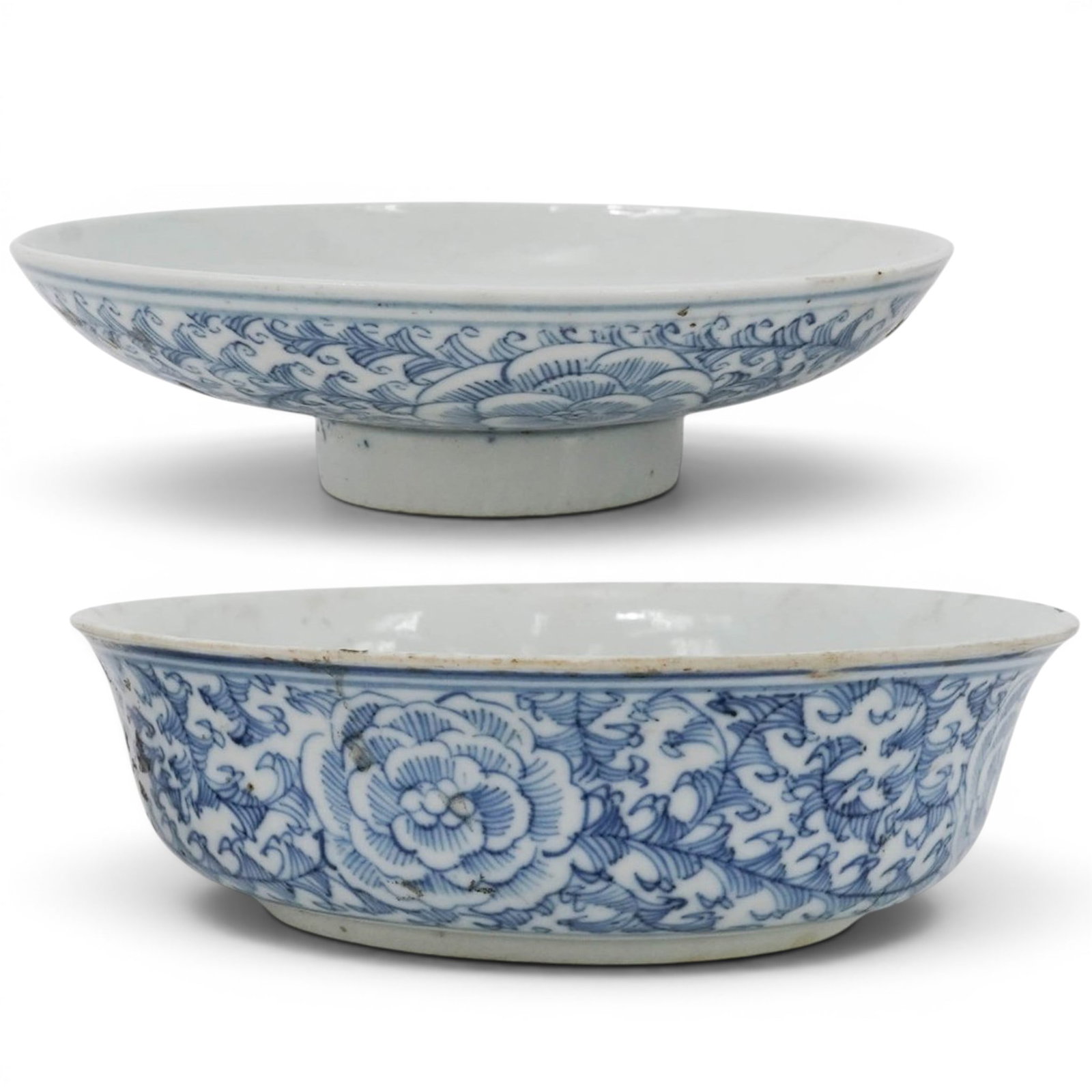 (2 pc) Antique Chinese Blue & White Porcelain Dishes: (2 pc) Antique Chinese Blue & White Porcelain Dishes Late 19th-early 20th century, Chinese Late Qing period export wares of medium size, feature identical, matching hand-painted hallmarks on underside