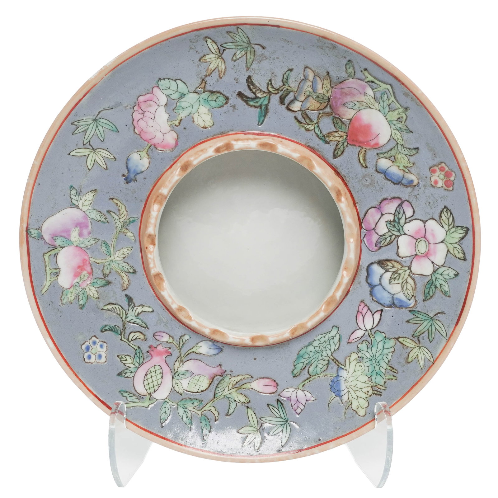 Chinese Famille Rose Porcelain Zhadou: Chinese Famille Rose Porcelain Zhadou Mid 20th Cent., Chinese Chinese porcelain spittoon featuring a highly recognizable deep central well surrounded by a wide, dramatically flared and flattened rim.