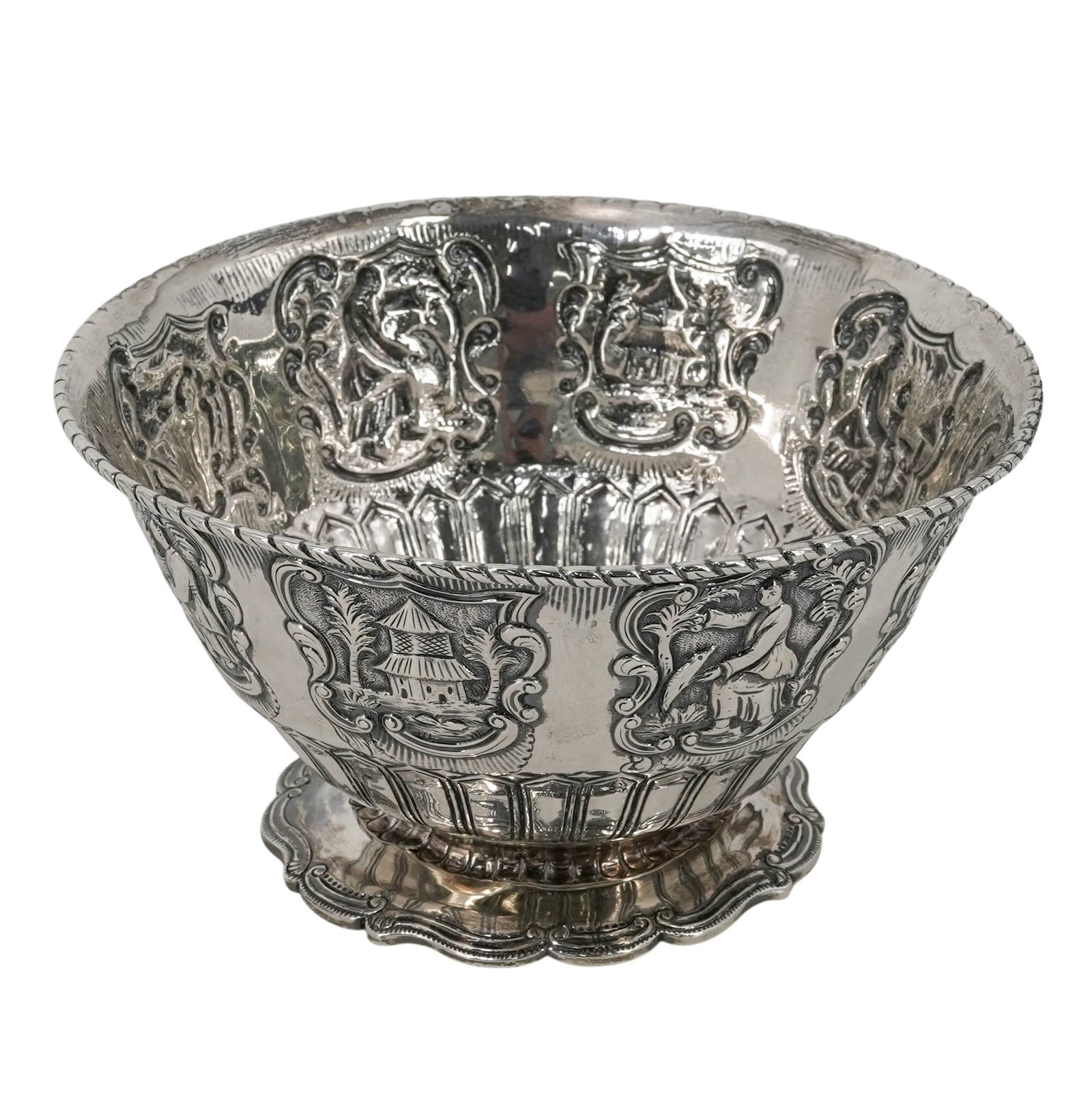 Victorian James Moore & Edward Murray Sterling Silver Bowl: Victorian James Moore & Edward Murray Sterling Silver Bowl Circa 1841. Irish The bowl features repoussé and chased ornamentation, a traditional metalworking technique where the silver is hammered fro