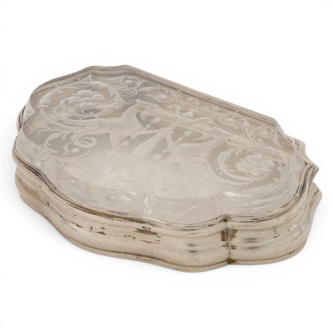 Antique Child & Child Sterling Intaglio Glass Box: Antique Child & Child Sterling Intaglio Glass Box Early 20th century, English An antique Child & Child sterling silver box with an intaglio cut glass lid. Marked on bottom with Child & Child maker's m