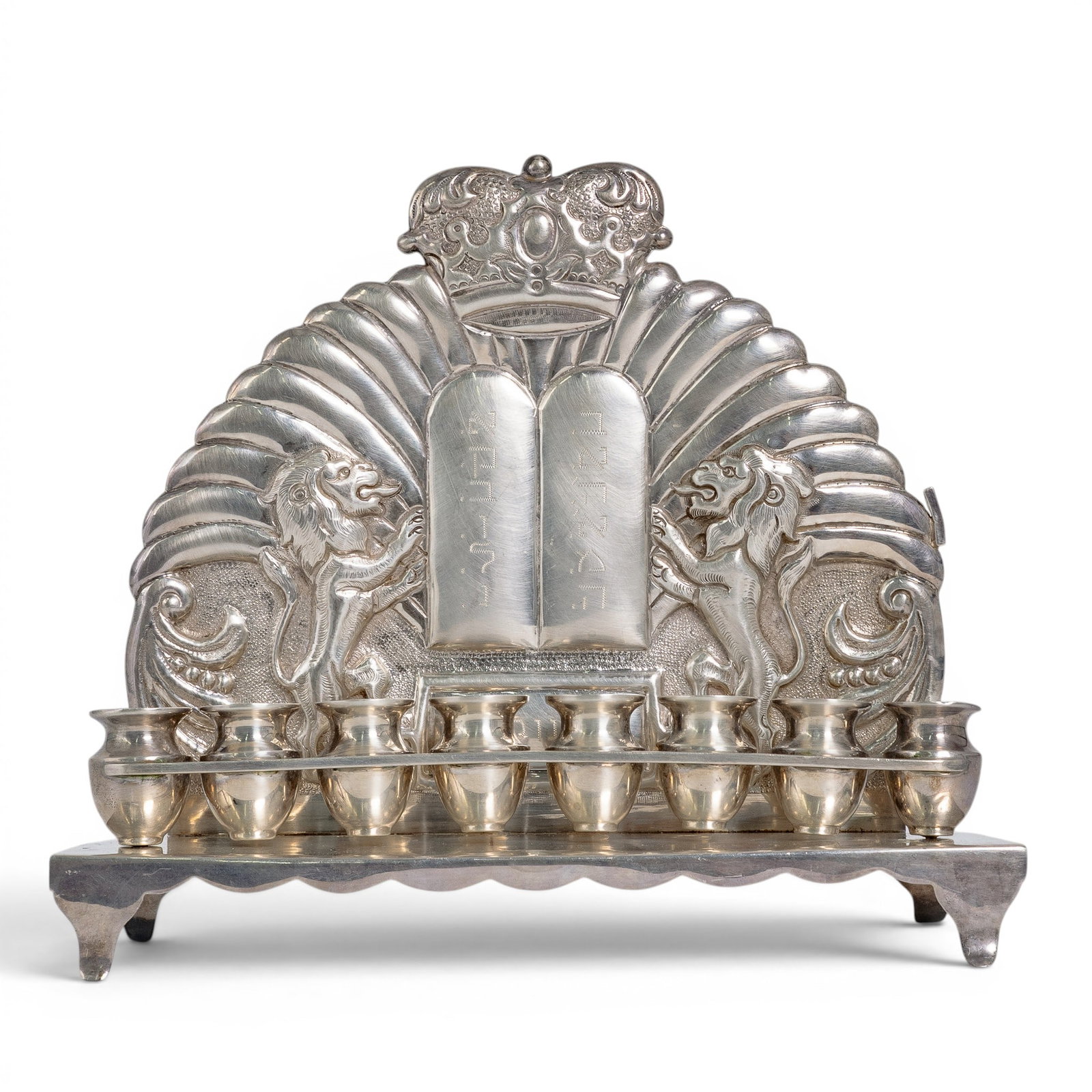 Judiaca Sterling Silver Bench Hanukkah Menorah: Judiaca Sterling Silver Bench Hanukkah Menorah Mid 20th Cent., Jewish Vintage sterling silver bench/backwall Hanukkah menorah, featuring the prominent focal point of two Tablets of the Law (Ten Comman