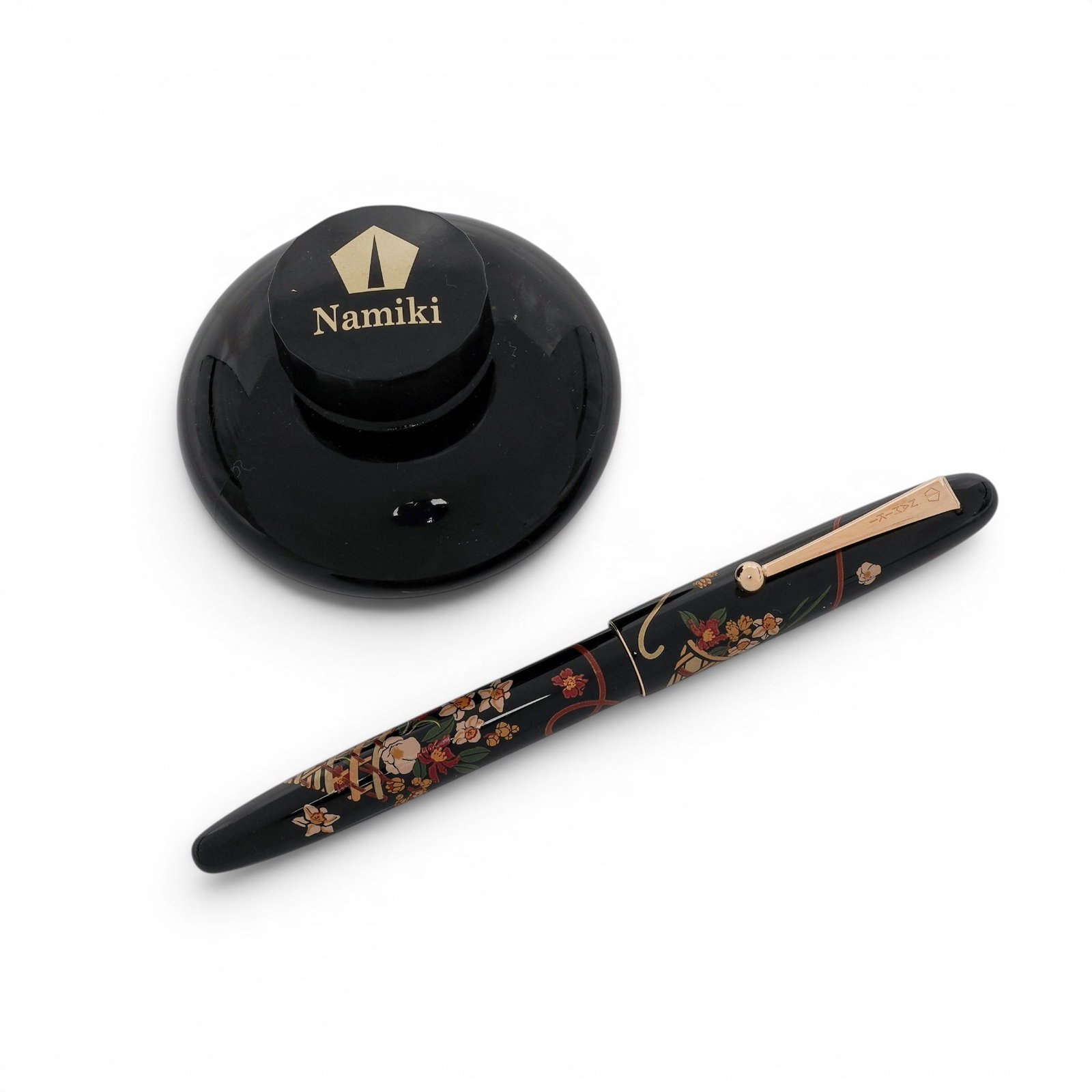 Namiki Nippon 14K Gold Nib w/ Urushi Lacquer Fountain Pen: Namiki Nippon 14K Gold Nib w/ Urushi Lacquer Fountain Pen c. 2023, Japan A premium Namiki Nippon Art Flower Basket Fountain Pen featuring a 14-karat gold nib and a deep black Urushi lacquer finish