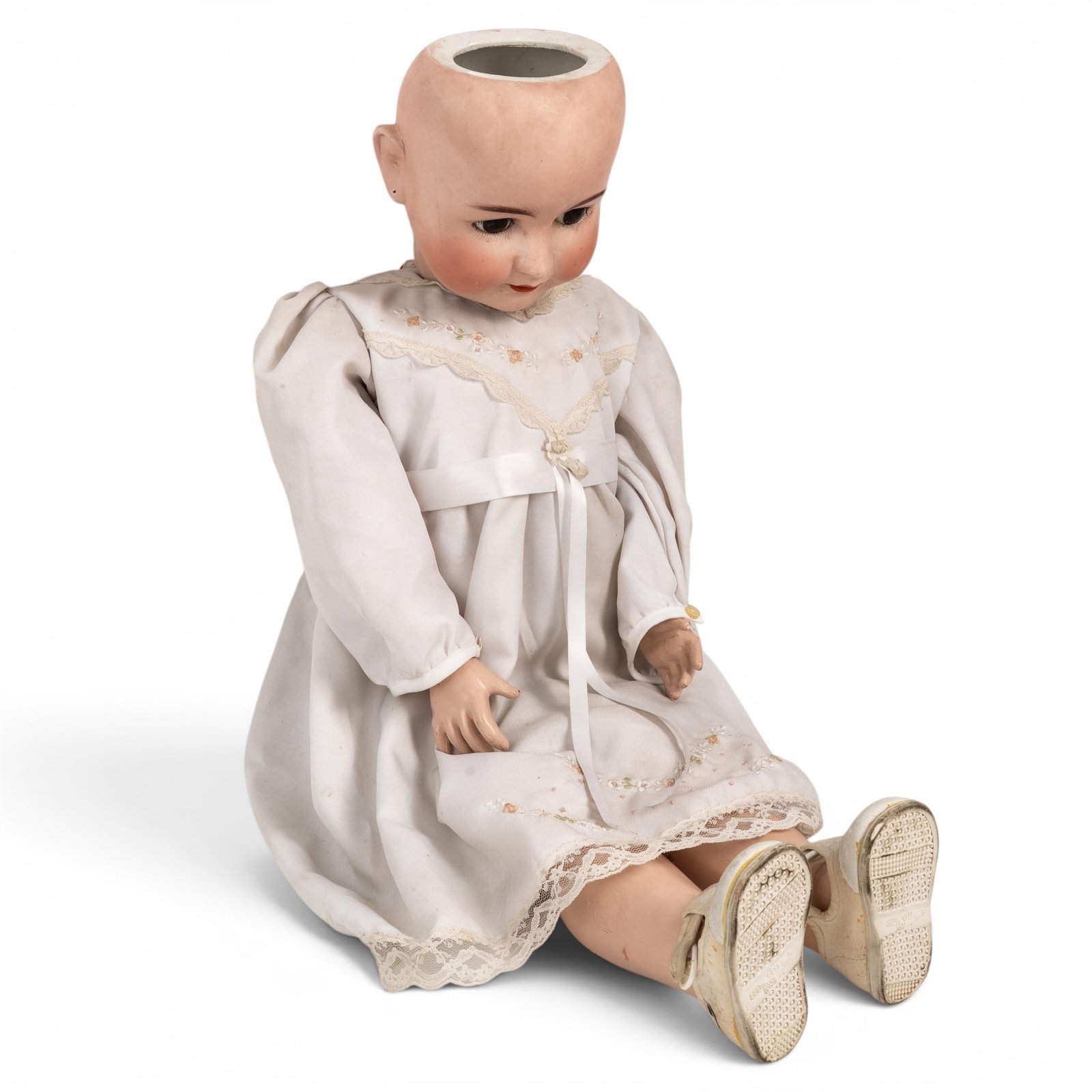 Alt, Beck & Gottschalck Bisque-Head "Sweet Nell" Character Doll: Alt, Beck & Gottschalck Bisque-Head "Sweet Nell" Character Doll c. 1890s-1910, Germany This large antique doll is a German bisque-head "Sweet Nell" character doll, produced by the manufacturing firm A