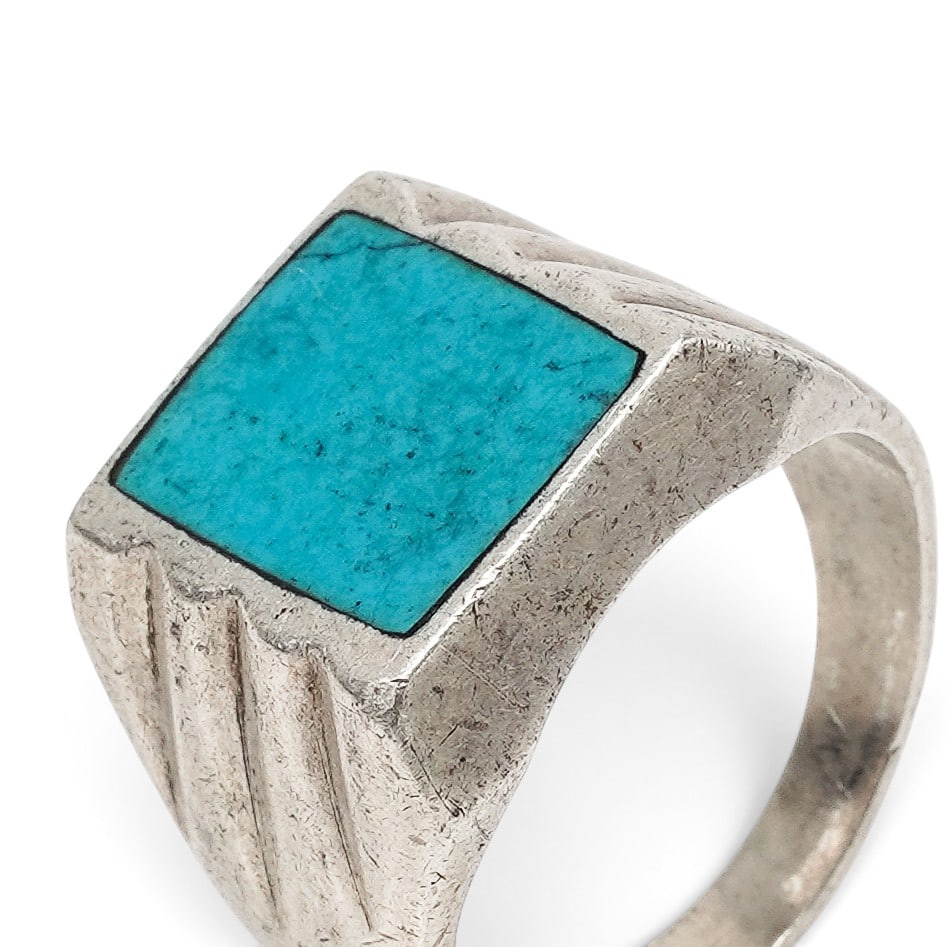 A Mexican Sterling Silver And Rectangular Turquoise Ring - 8