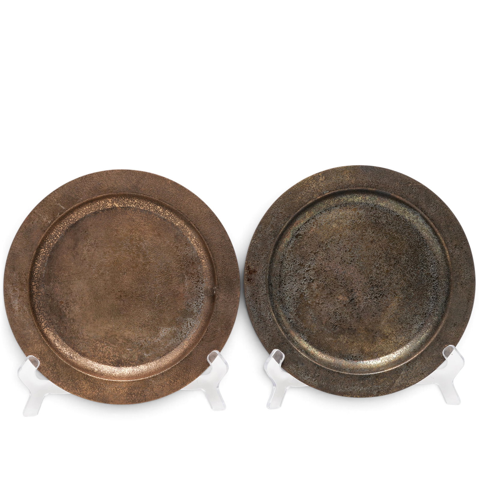Pair Tiffany Studios Bronze Dore Plates: Pair Tiffany Studios Bronze Dore Plates 1900-1920, USA Antique early 20 century, Tiffany Studios New York Bronze Dore Plates #1736 . Marked on the underside "Tiffany Studios, New York 1736" 8.75" diam