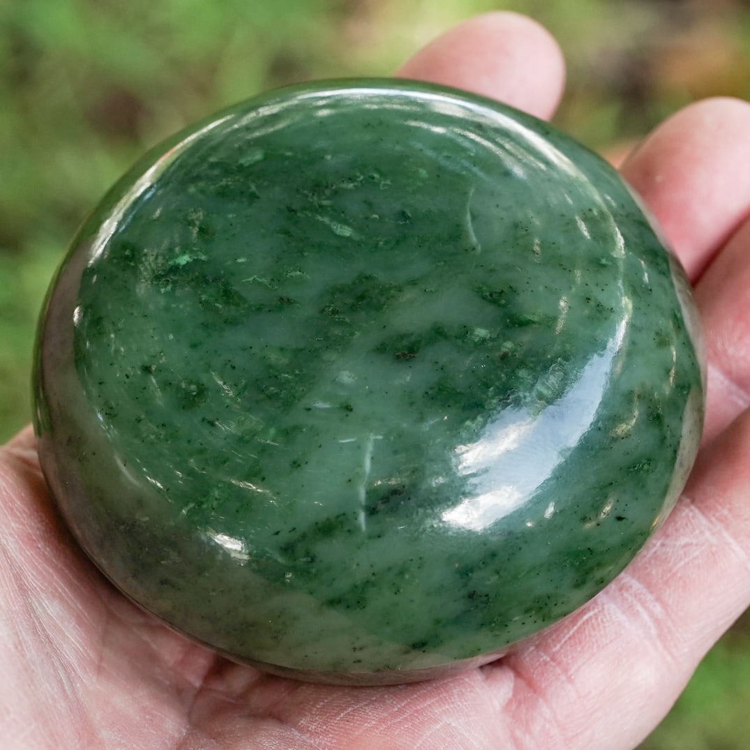 Chinese Spinach Jade Round Paste Box: Chinese Spinach Jade Round Paste Box 19th century (Late Qing Dynasy), Chinese A late Qing Dynasty Chinese spinach jade round seal-paste box. Diameter 3" x H 1.5"