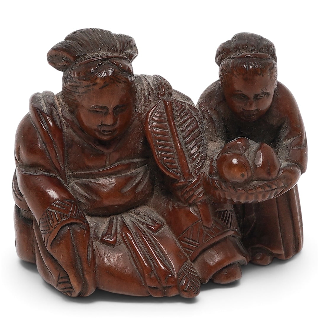 Japanese Boxwood Netsuke of Noblewoman w/ Fan (1 of 5)