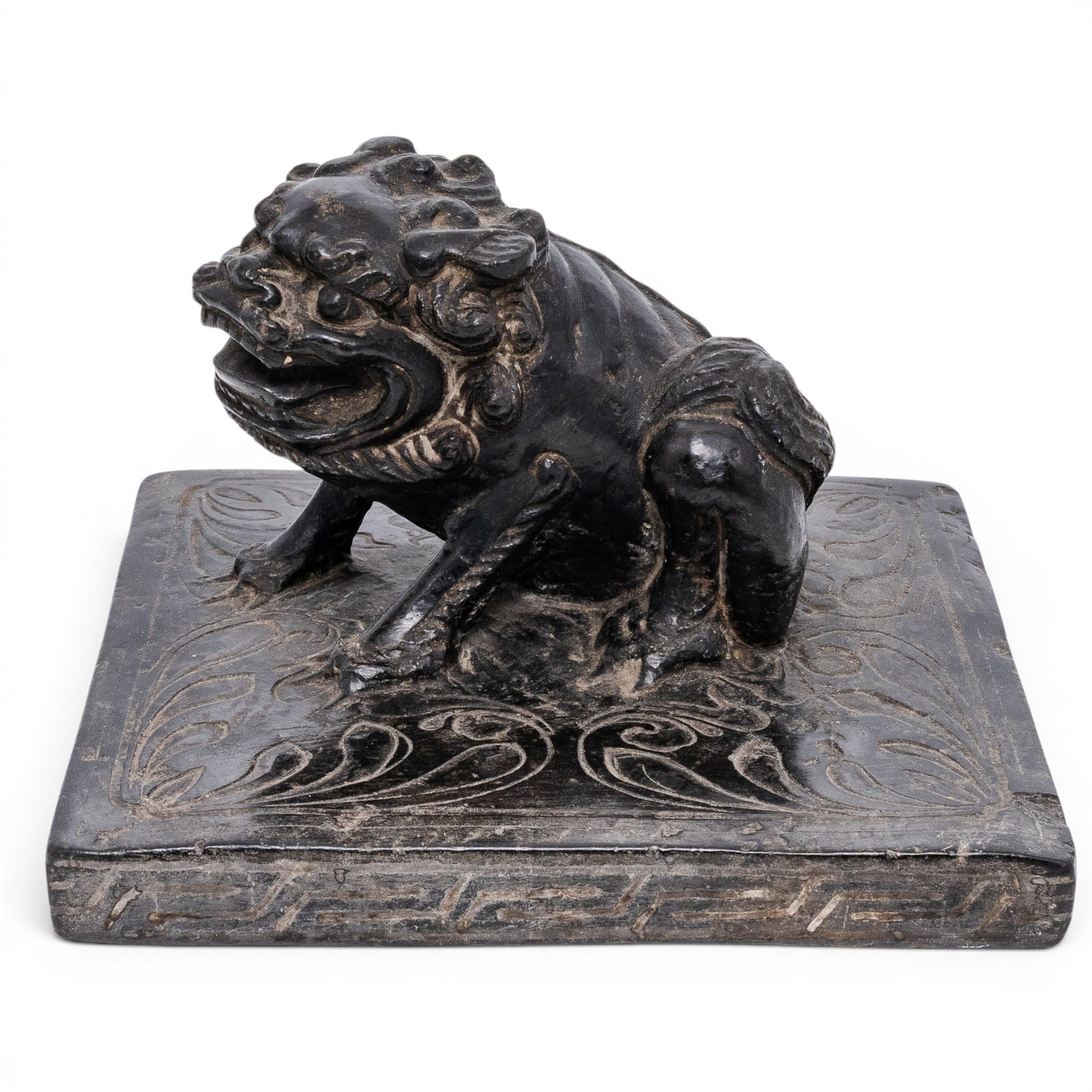 Rare Chinese Ming Black Stone Scroll Weight: Rare Chinese Ming Black Stone Scroll Weight 16th-17th century, Chinese Unusual rare large square shaped Chinese Ming period black stone scroll weight with a Buddhist lion handle and a carved lotus des