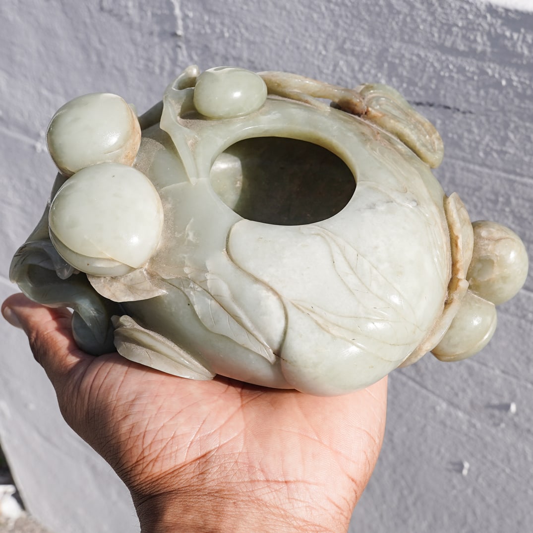 18th Cent. Large Chinese Jade Peach Shaped Brush Washer (1 of 17)