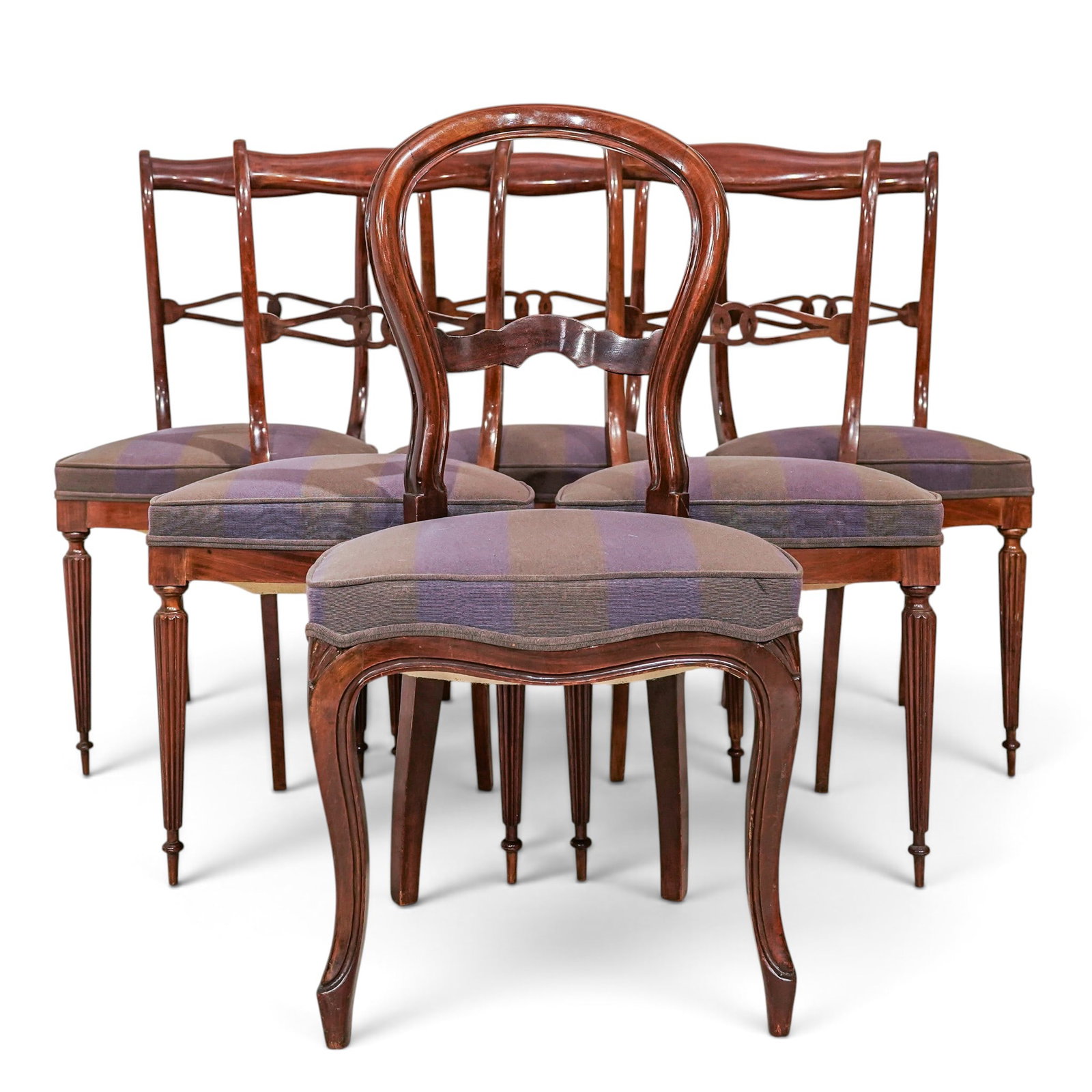 (6 pc) Antique Victorian Mahogany Dining Chairs: (6 pc) Antique Victorian Mahogany Dining Chairs Late 19th Century, England A set of six antique Victorian mahogany dining chairs, each featuring a shaped and pierced crest rail, curved back splat, mol