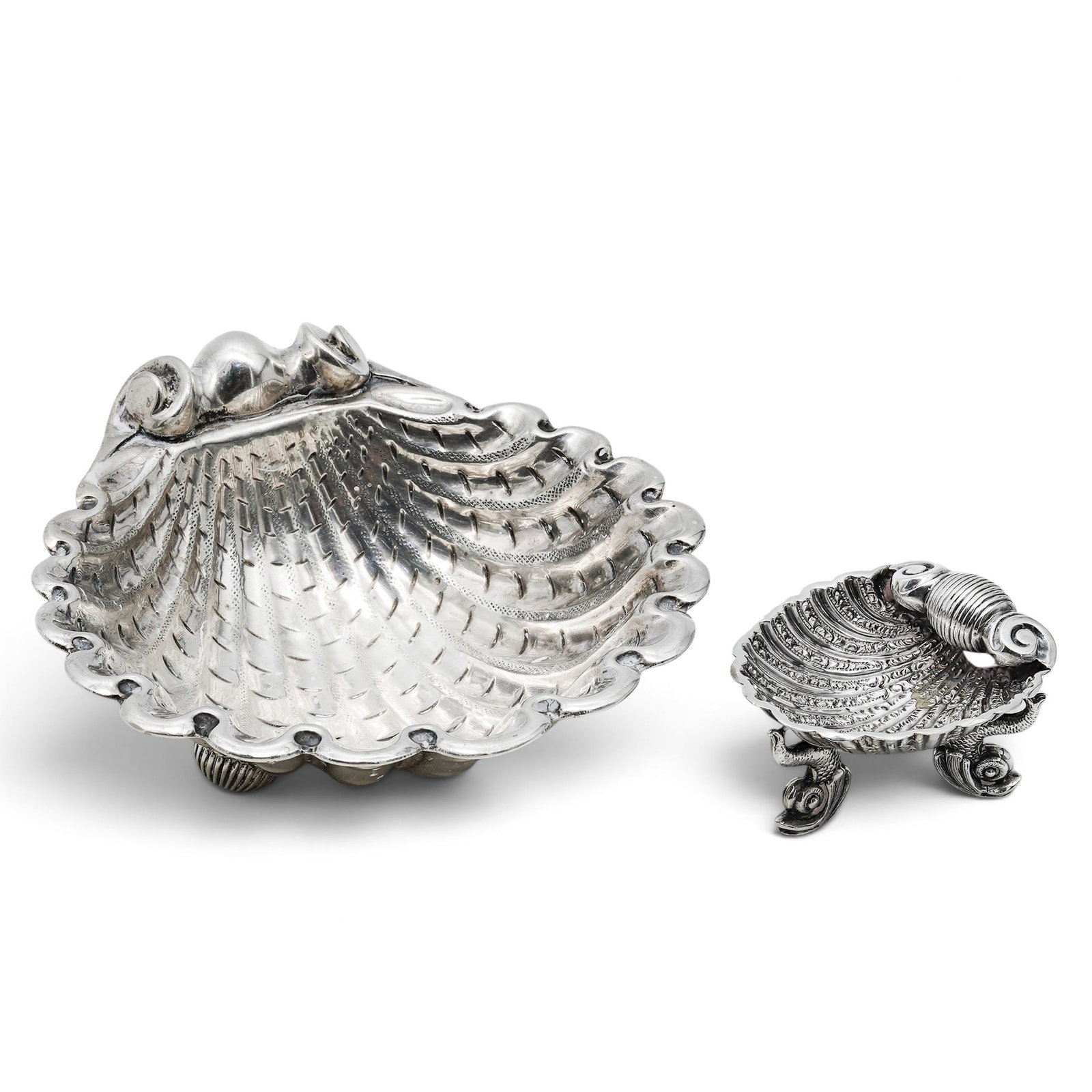 (2 pc) 800 Silver Italian Shell Salts: (2 pc) 800 Silver Italian Shell Salts late 19th-20th century, Italian An "800" stamp was primarily used by manufacturers in continental European countries, most commonly Germany, Italy, and Austria