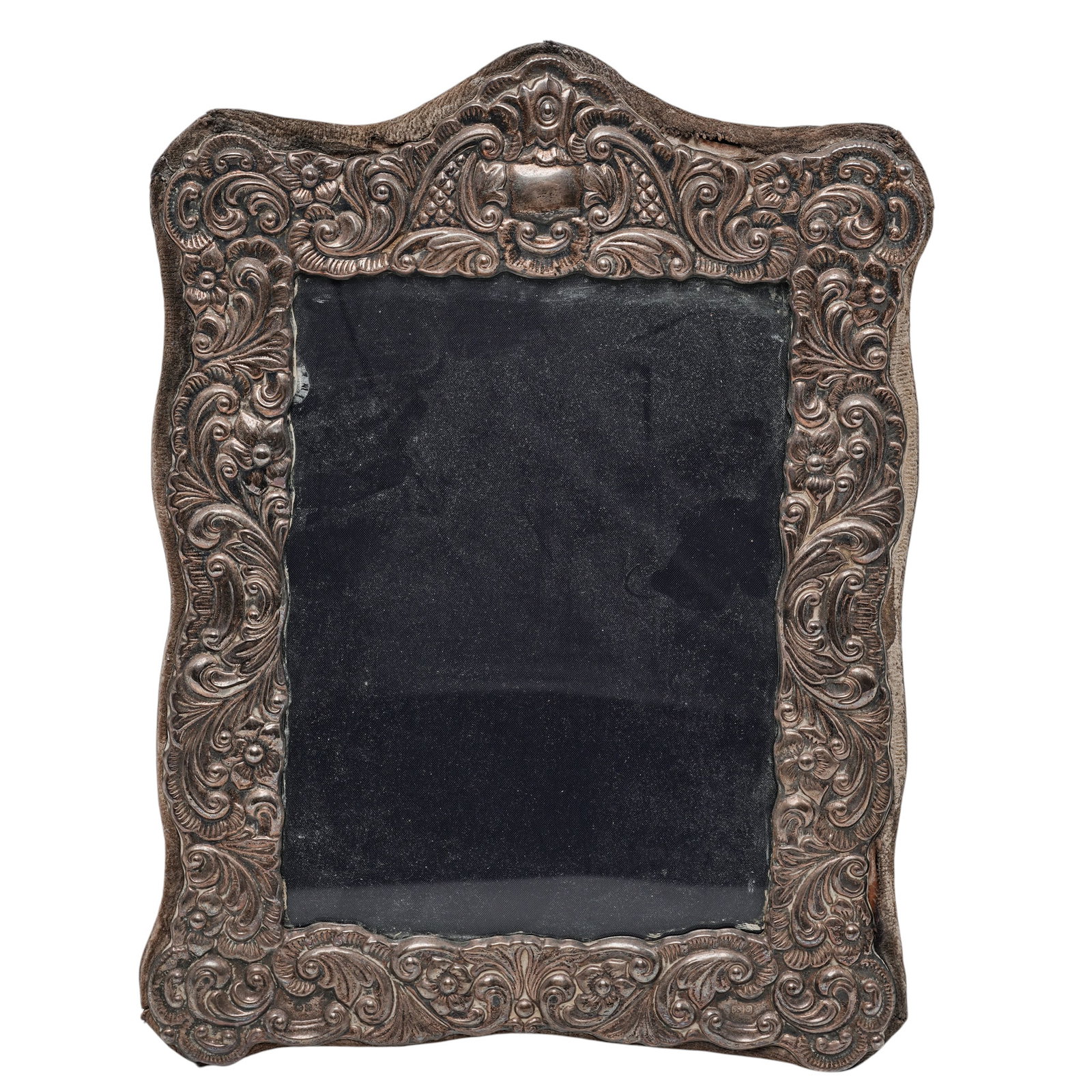William Comyns & Sons Sterling Silver Picture Frame: William Comyns & Sons Sterling Silver Picture Frame c. 1920s-1930s, British This ornate, antique picture frame is crafted from silver sterling and features a detailed repoussé floral design. Marked w
