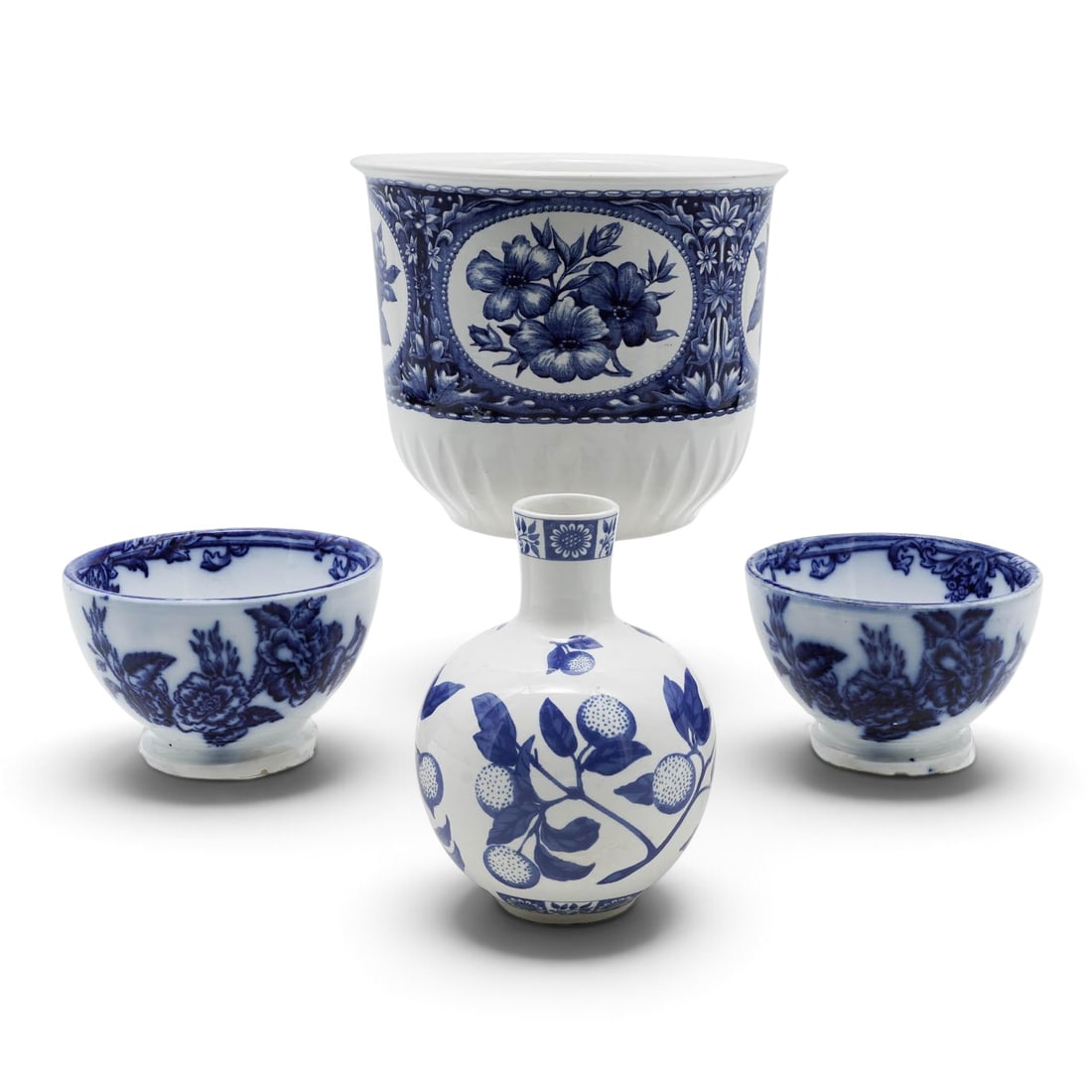 (4 pc) Blue & White Porcelain Jardiniere, Bowls & Vase (1 of 15)