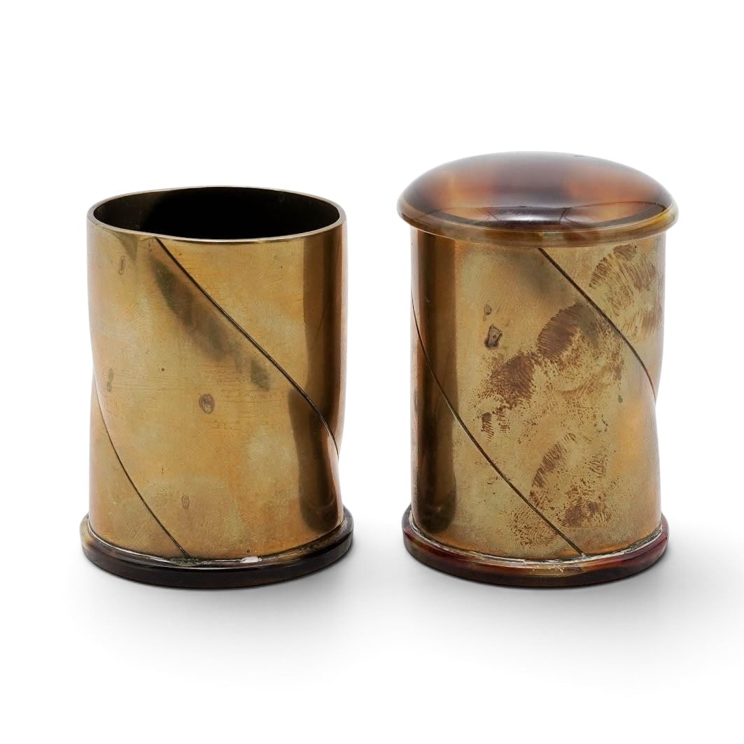 Pair Vintage Of Brass & Tortoise-Hued Recipients: Pair Vintage Of Brass & Tortoise-Hued Recipients Mid 20th Cent, A vintage pair of mid-century decorative canisters crafted from heavy-gauge cylindrical brass and Tortoise-hued. The warm, gold-toned