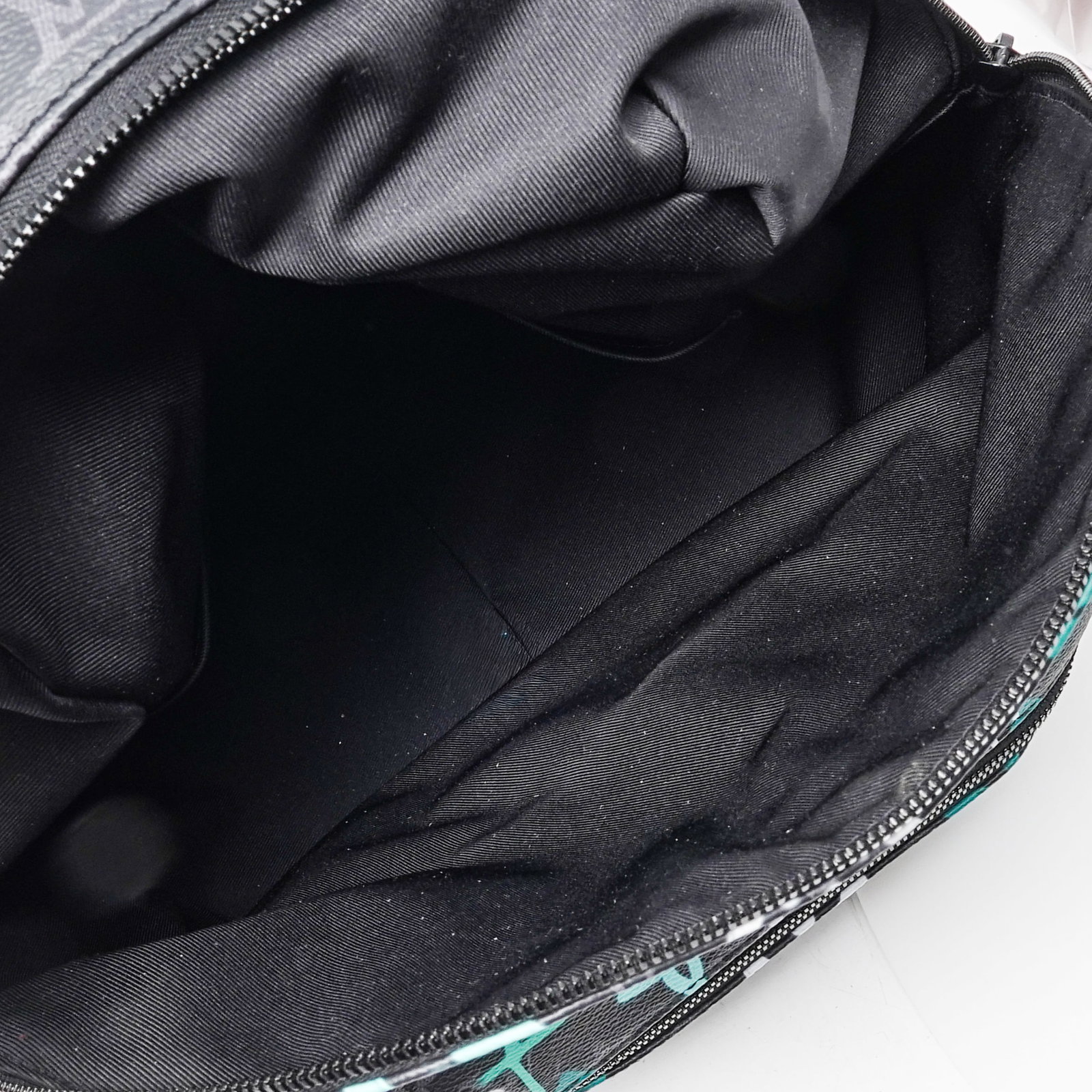 Louis Vuitton "Discovery" Backpack Grafitti Monogram Eclispe - 10