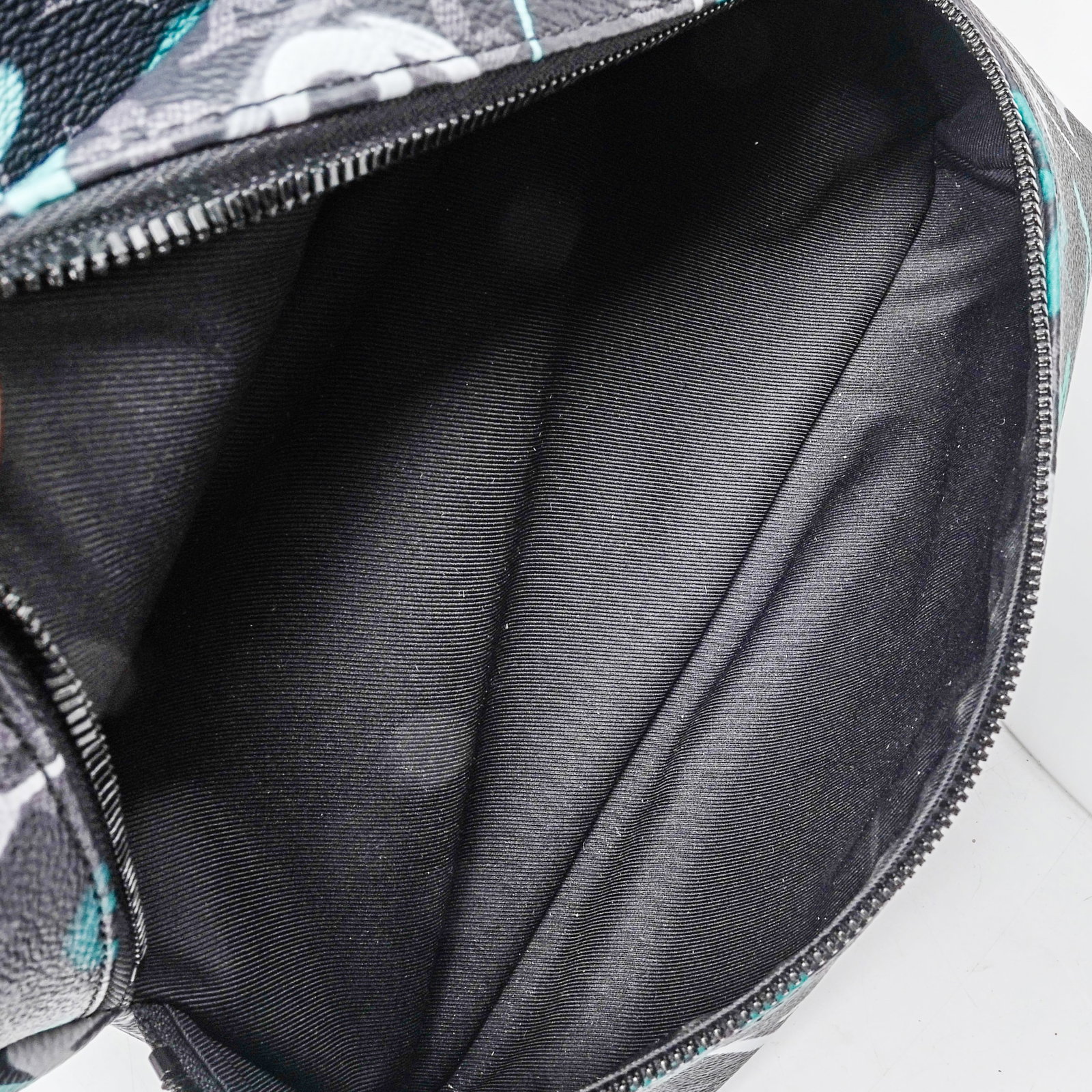 Louis Vuitton "Discovery" Backpack Grafitti Monogram Eclispe - 11