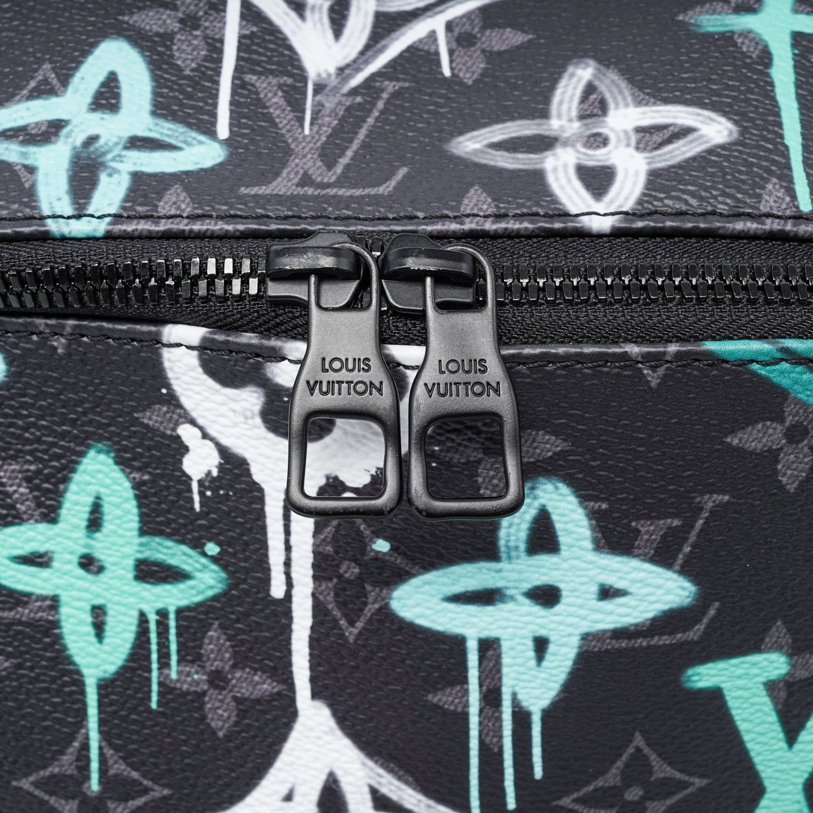 Louis Vuitton "Discovery" Backpack Grafitti Monogram Eclispe - 7