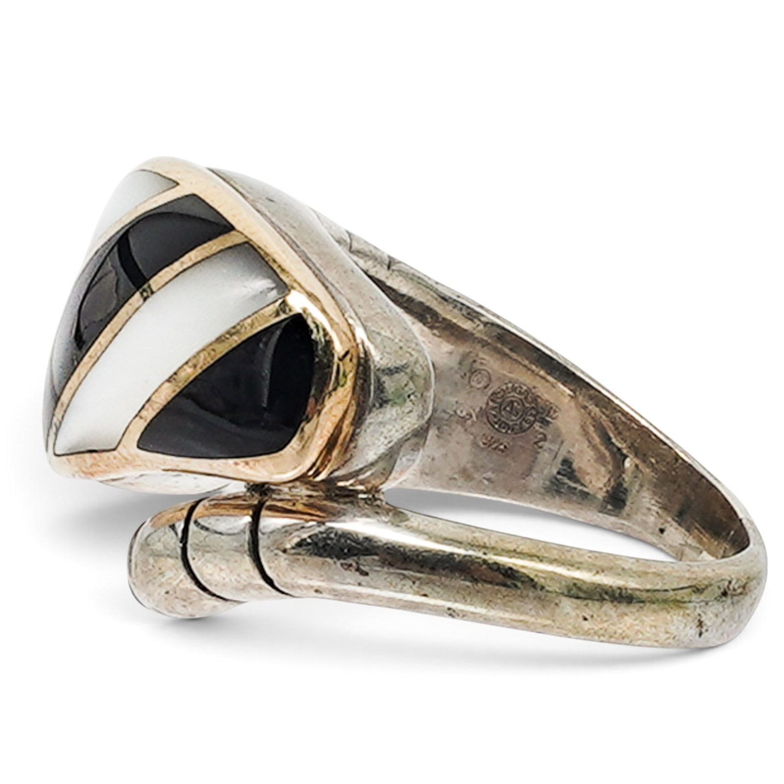 Asch Grossbardt Sterling Silver and 18K Gold Inlay Ring: Asch Grossbardt Sterling Silver and 18K Gold Inlay Ring Late 20th Century, USA rtist/Designer/Manufacturer: Asch Grossbardt Marking(s); notes: Stamped “ASCH GROSSBARDT,” “925,” and “