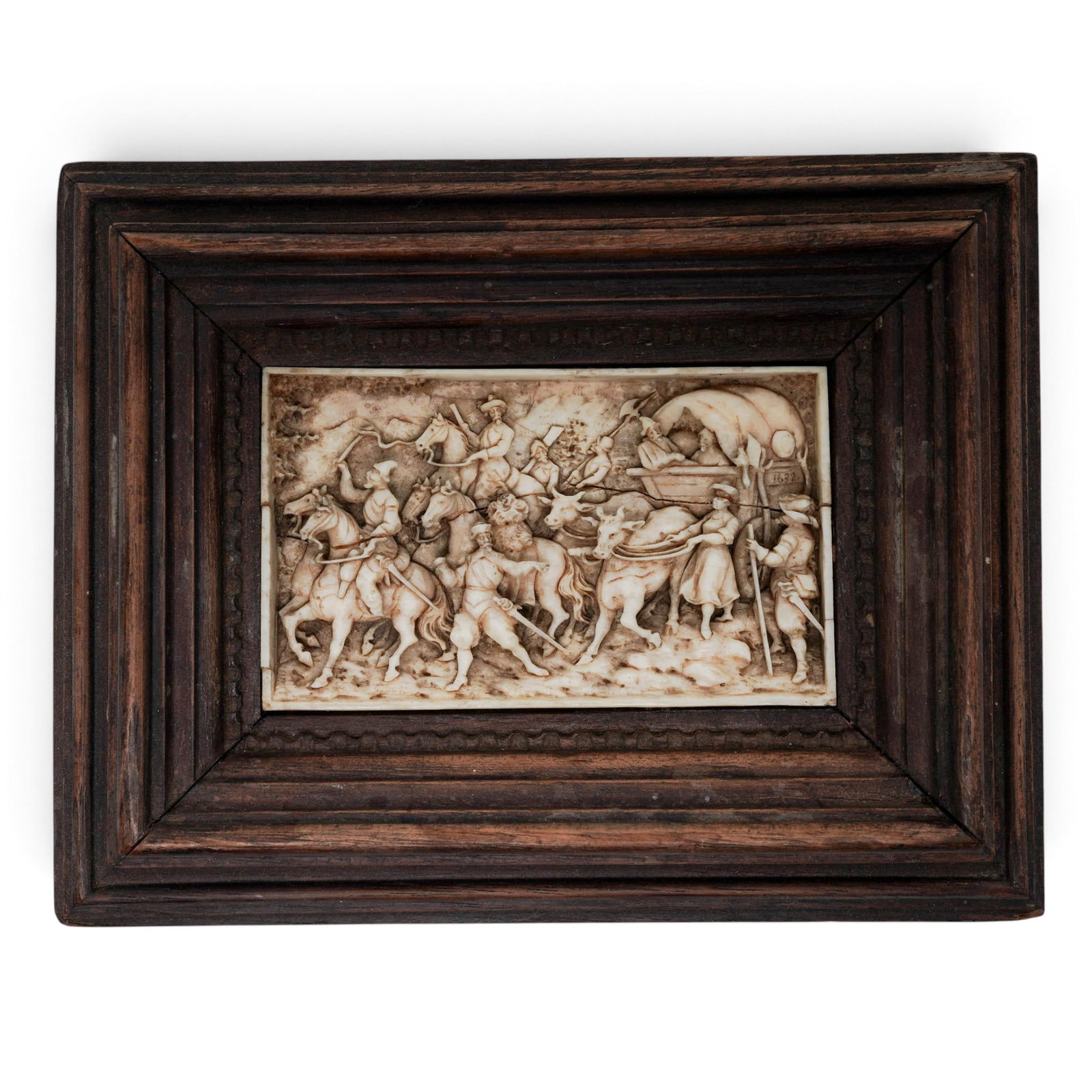 Antique Carved Bone Battle Scene Plaque: Antique Carved Bone Battle Scene Plaque 19th Cent Possibly Older, European Artist/Designer/Manufacturer: Unknown Marking(s); notes :none Materials: carved bone, wood Cataloger Note: Intricately