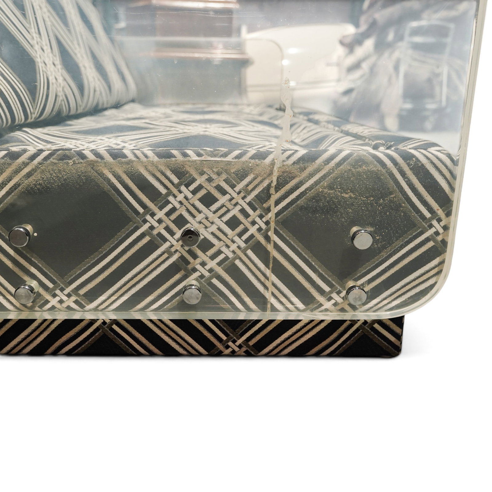 Vintage Lucite Pull Out Couch - 5