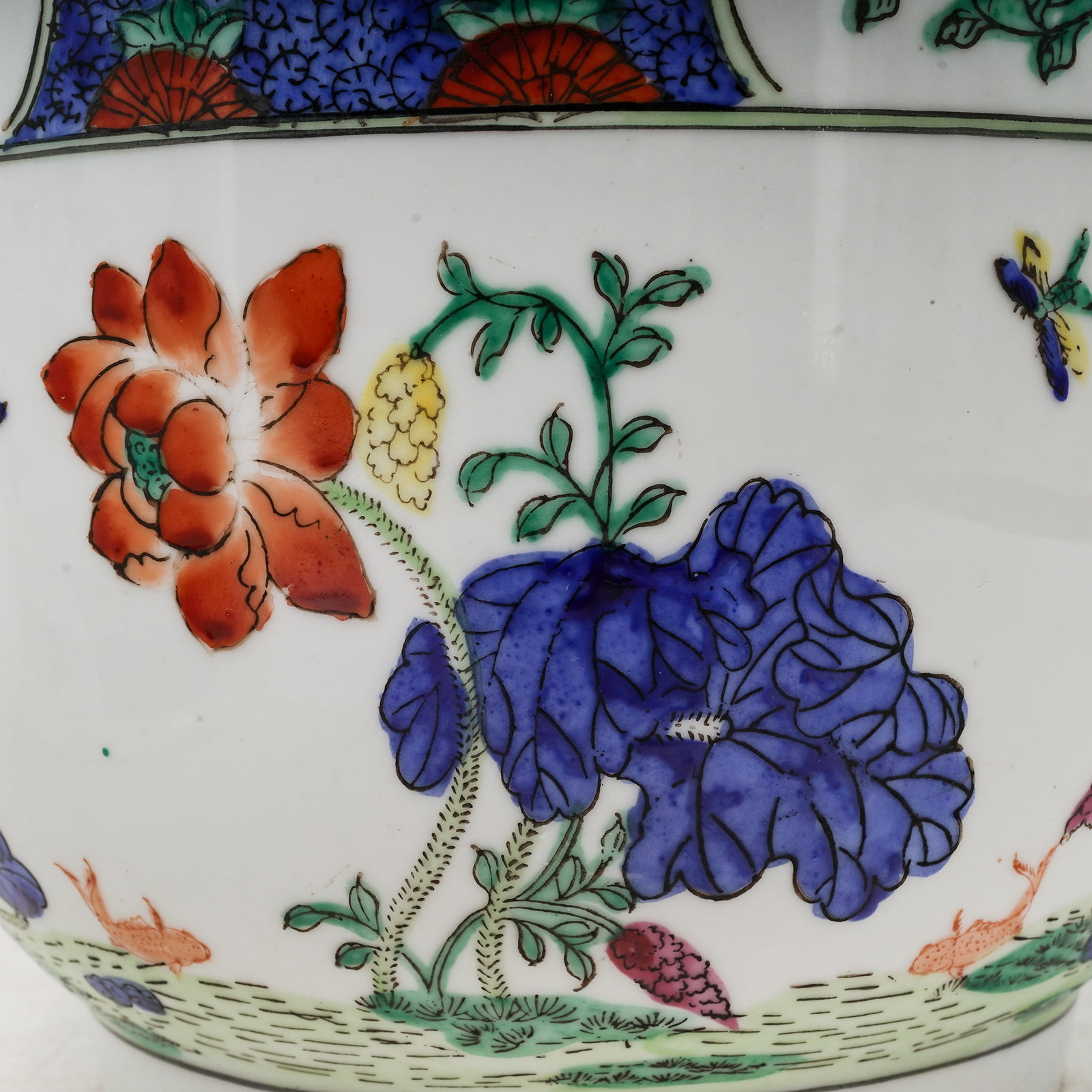 Chinese Porcelain Cache Pots - 10