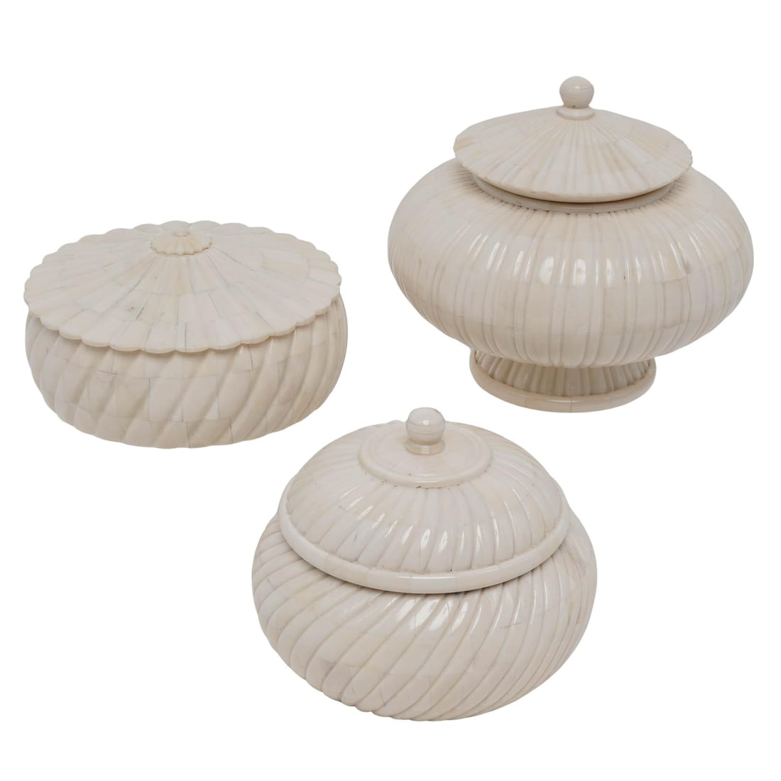 (3 pcs) Enrique Garcel Style Tessellated Bone Jars: (3 pcs) Enrique Garcel Style Tessellated Bone Jars 20th century Artist/Designer/Manufacturer: Unknown Marking(s); notes: None Materials: tessellated bone, wood Cataloger Note: Set of three decorative