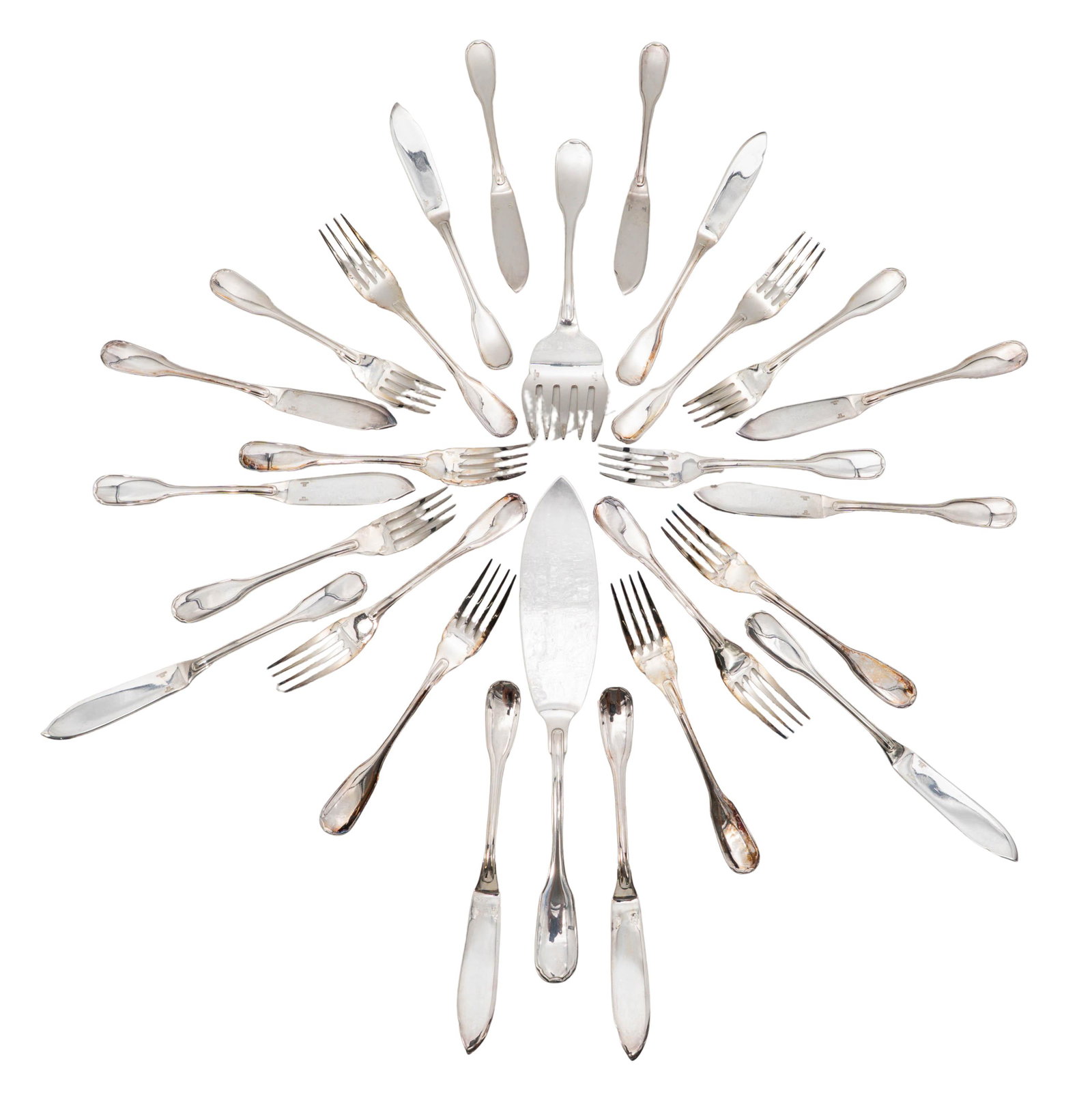 (26 pc) Christofle Silver Plated 'America' Fish Serving Set: (26 pc) Christofle Silver Plated 'America' Fish Serving Set 20th Century, France Elegant Christofle "America" silver-plated fish service set, comprising twelve fish knives, twelve fish forks, one fish