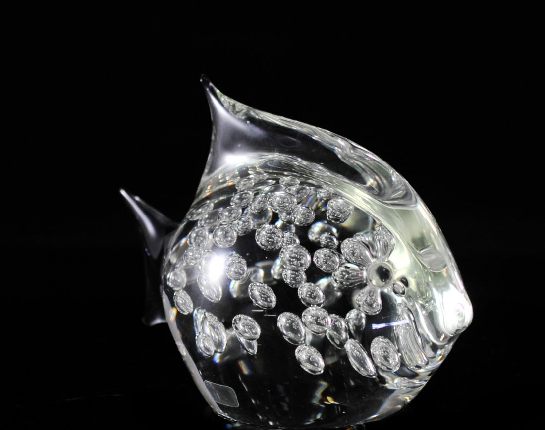 Seguso Art Glass Angel fish: DESCRIPTION: Seguso art glass hand made angel fish, elegantly featuring an array of controlled bubbles within the body. Great condtion. Signed on bottom "Seguso" CIRCA: 20th Ct. ORIGIN: Italy DIMENSIO