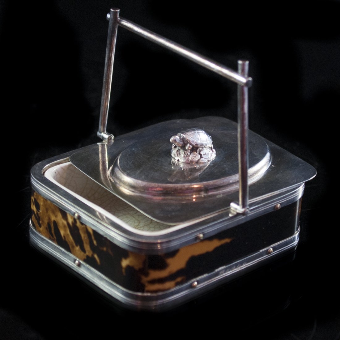 Silver Plated Shell Handled Box (1 of 5)