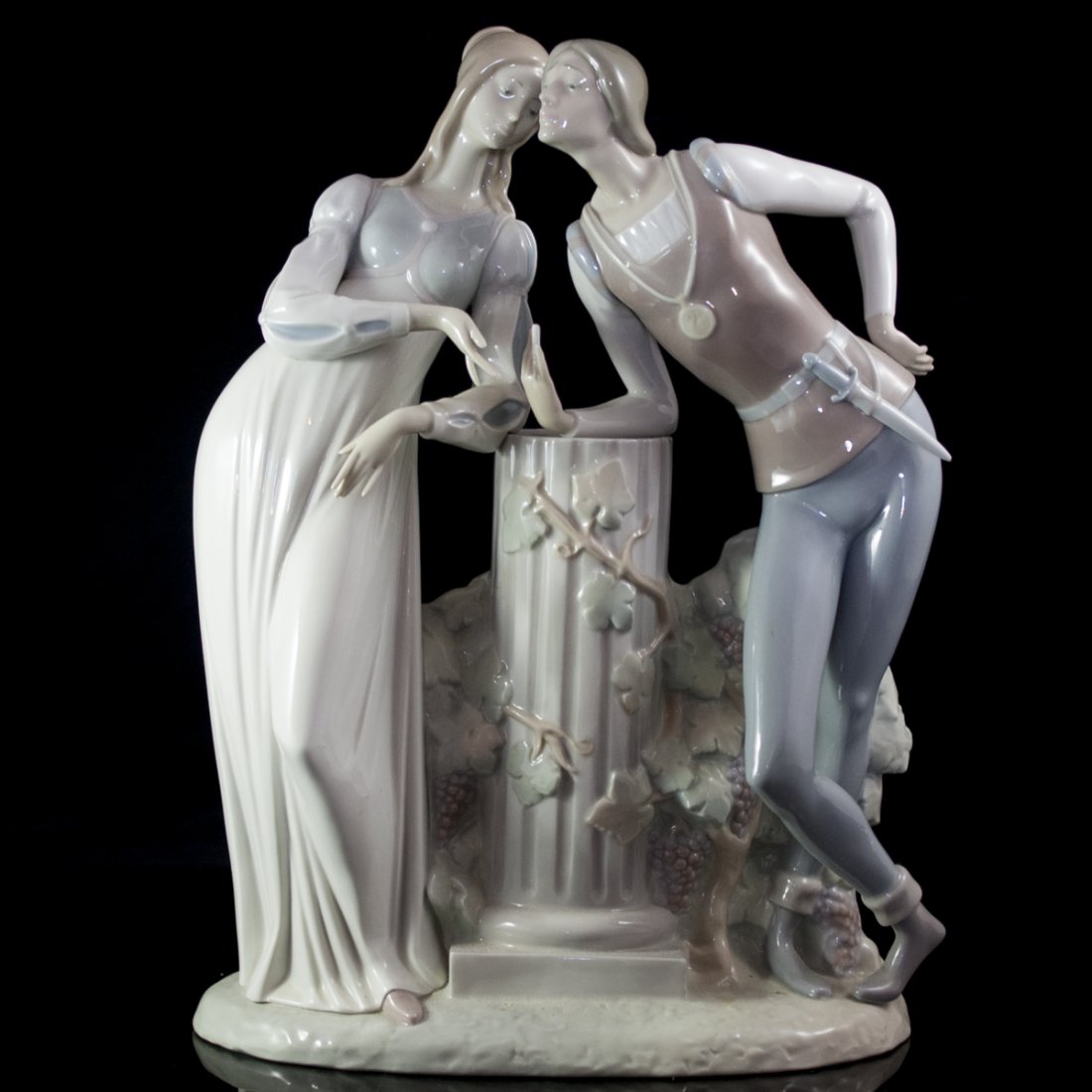 Large Lladro Figure: "Romeo and Juliet" (1 of 6)