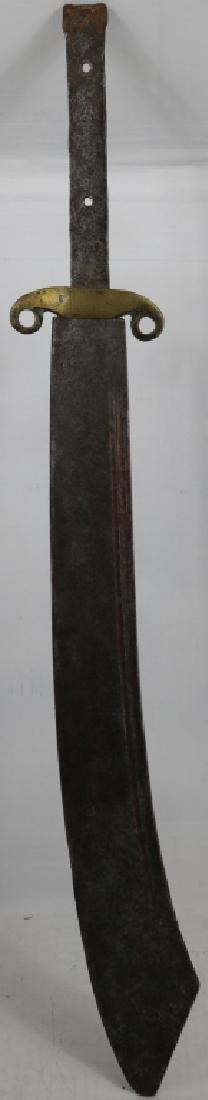 EARLY MING DYNASTY CHINESE SWORD (1368-1644),: DADAO SWORD WITH FALCHION BLADE. MADE OF LAP WELDED IRON. BLADE 21 3/4", OVERALL 28 1/4". DADAO BONE BROAD BLADES BETWEEN 2 AND 3 FEET LONG, MOST COMMONLY USED BY CIVILIAN MILITIAS OR REVOLUTIONARIES 