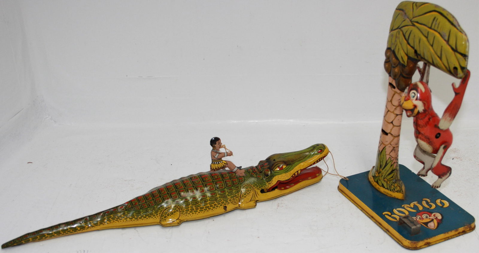 LOT OF 2 TIN LITHOGRAPH TOYS. TO INCLUDE: UNIQUE (1 of 6)