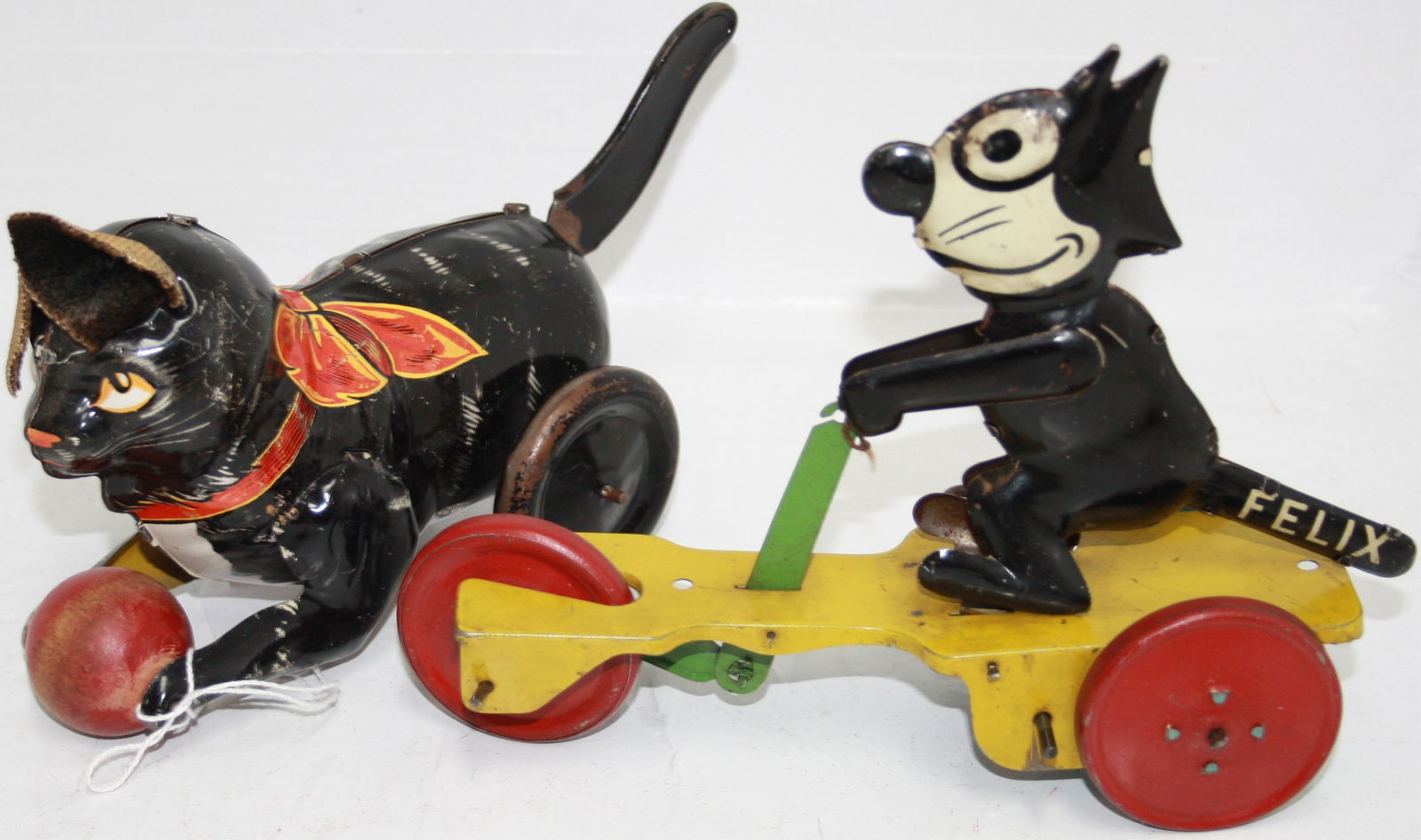 LOT OF 2 TIN LITHOGRAPH WIND-UP TOYS DEPICTING (1 of 5)