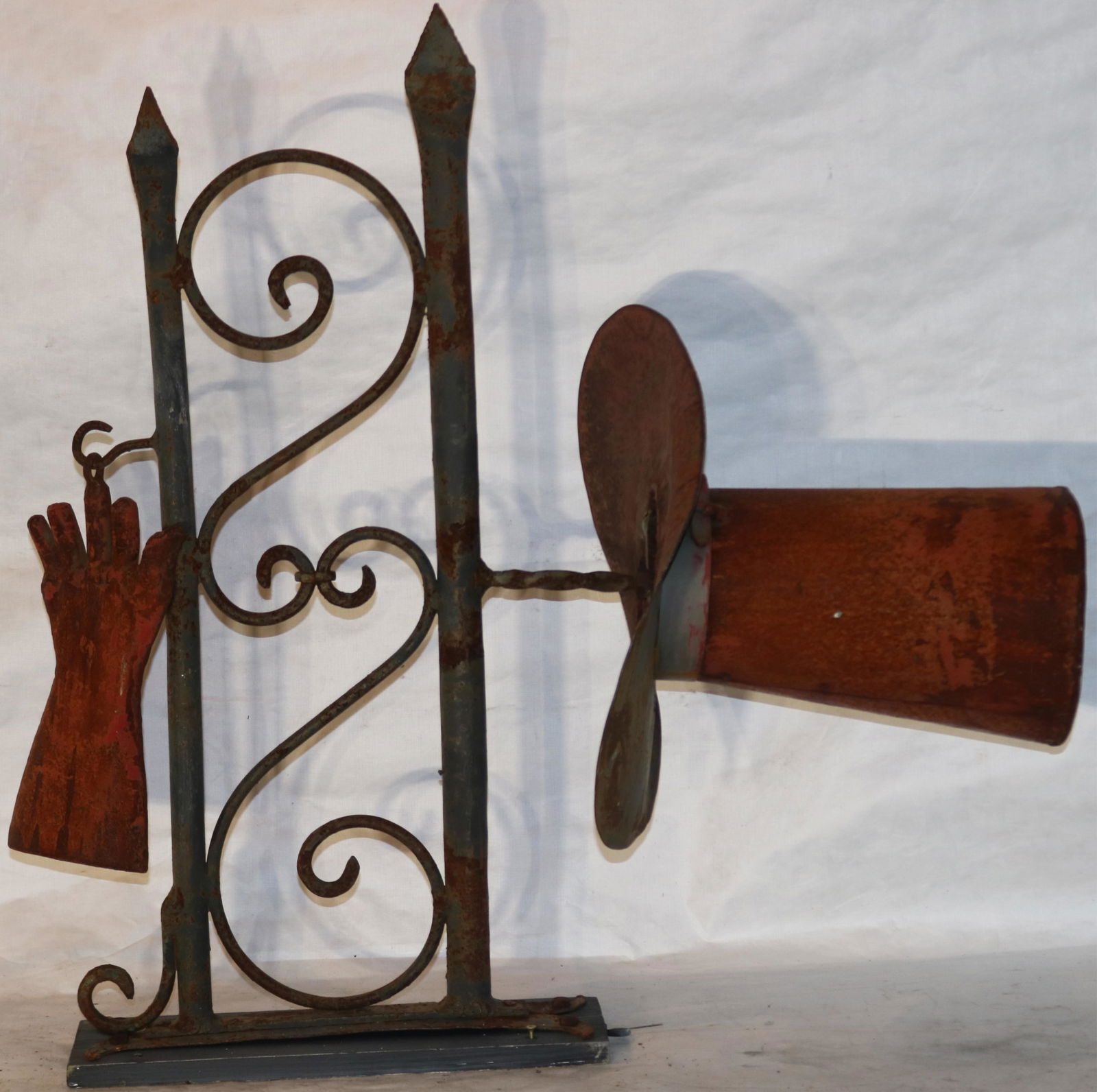 VINTAGE HAT MAKER'S SHOP TRADE SIGN IN THE 19TH (1 of 3)