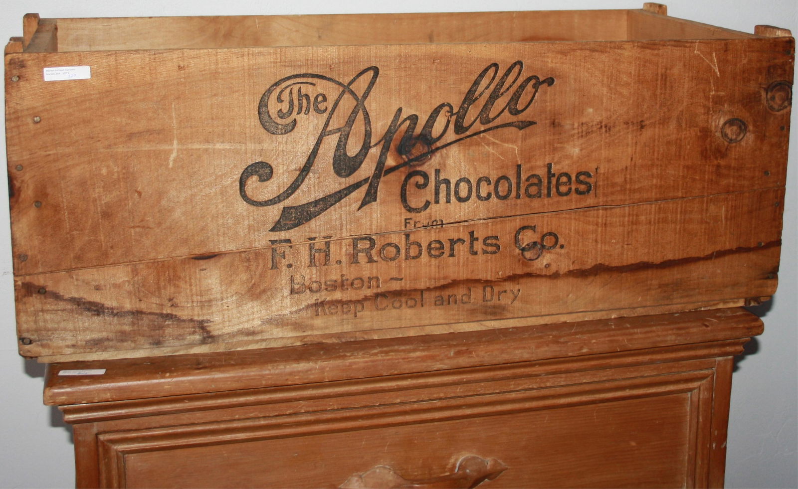 EARLY 20TH CENTURY APOLLO CHOCOLATES WOODEN (1 of 6)