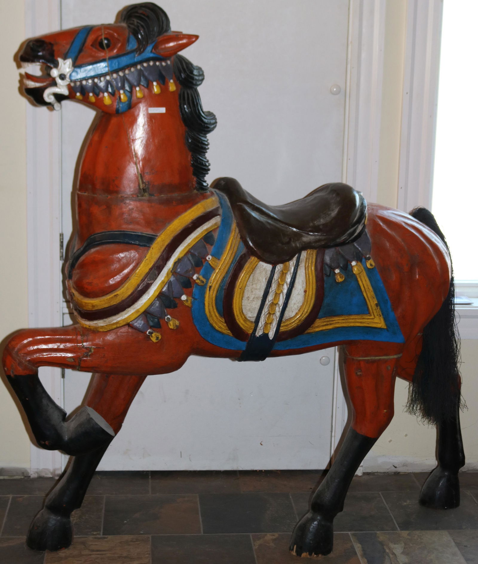 20TH CENTURY CAROUSEL STYLE HORSE. HAND CARVED (1 of 2)