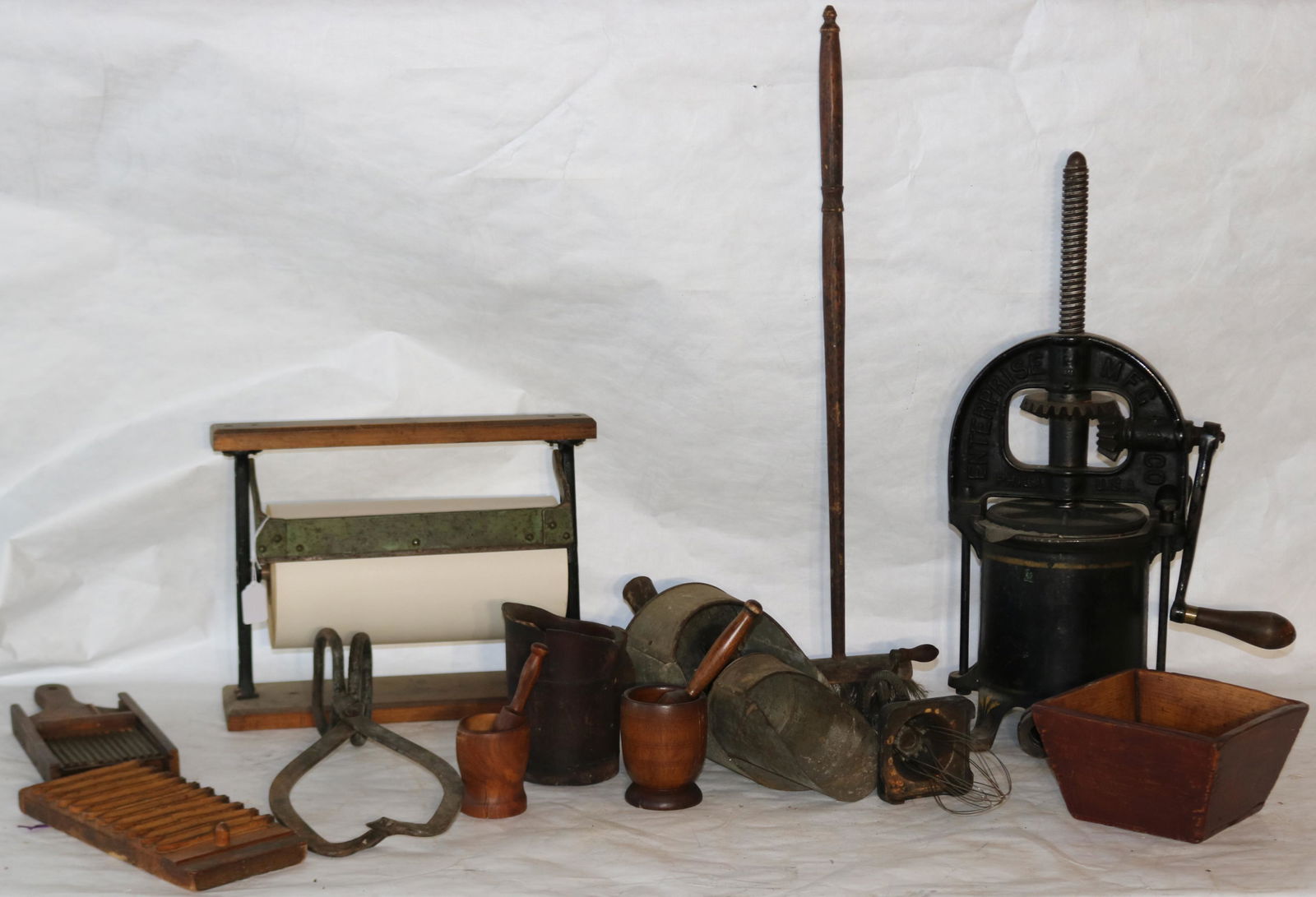 LOT OF 13 PIECES OF 19TH AND EARLY 20TH CENTURY (1 of 2)